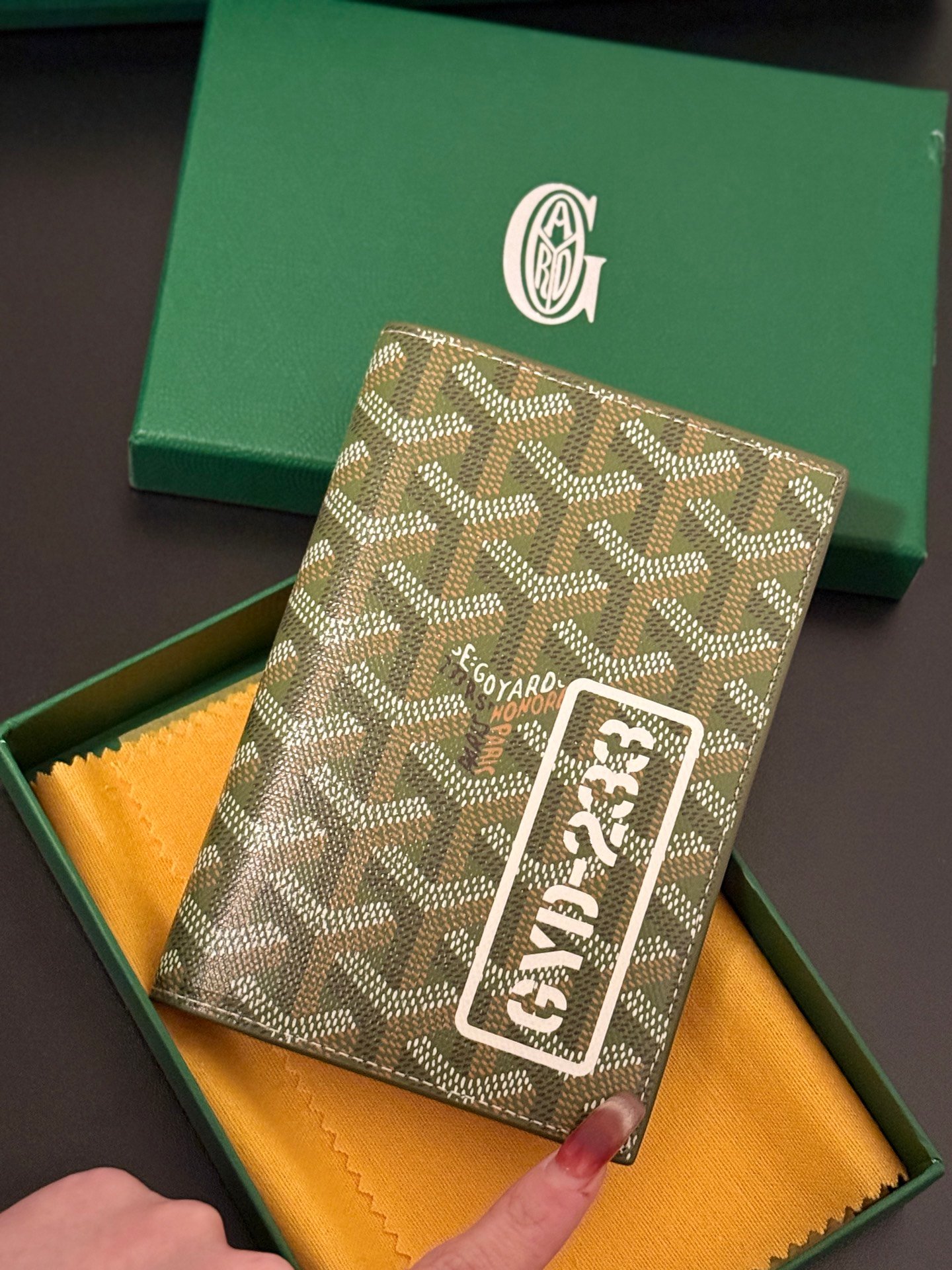 高仿網站GOYARD戈雅Grenelle護照夾綠色