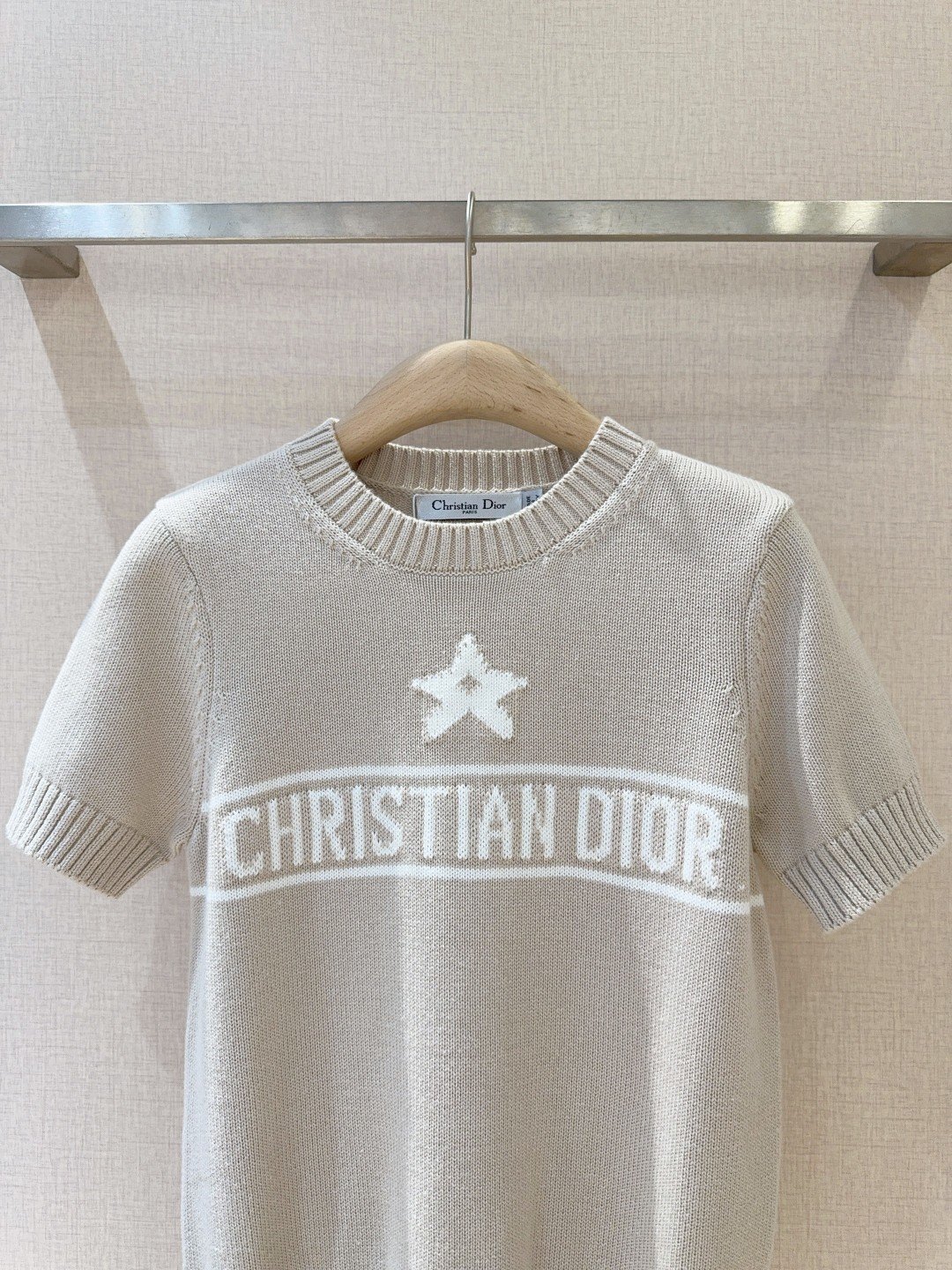 Dior 迪奧精品仿製薄針織套頭衫 顯白修身版型 星星Logo甜美百搭款
