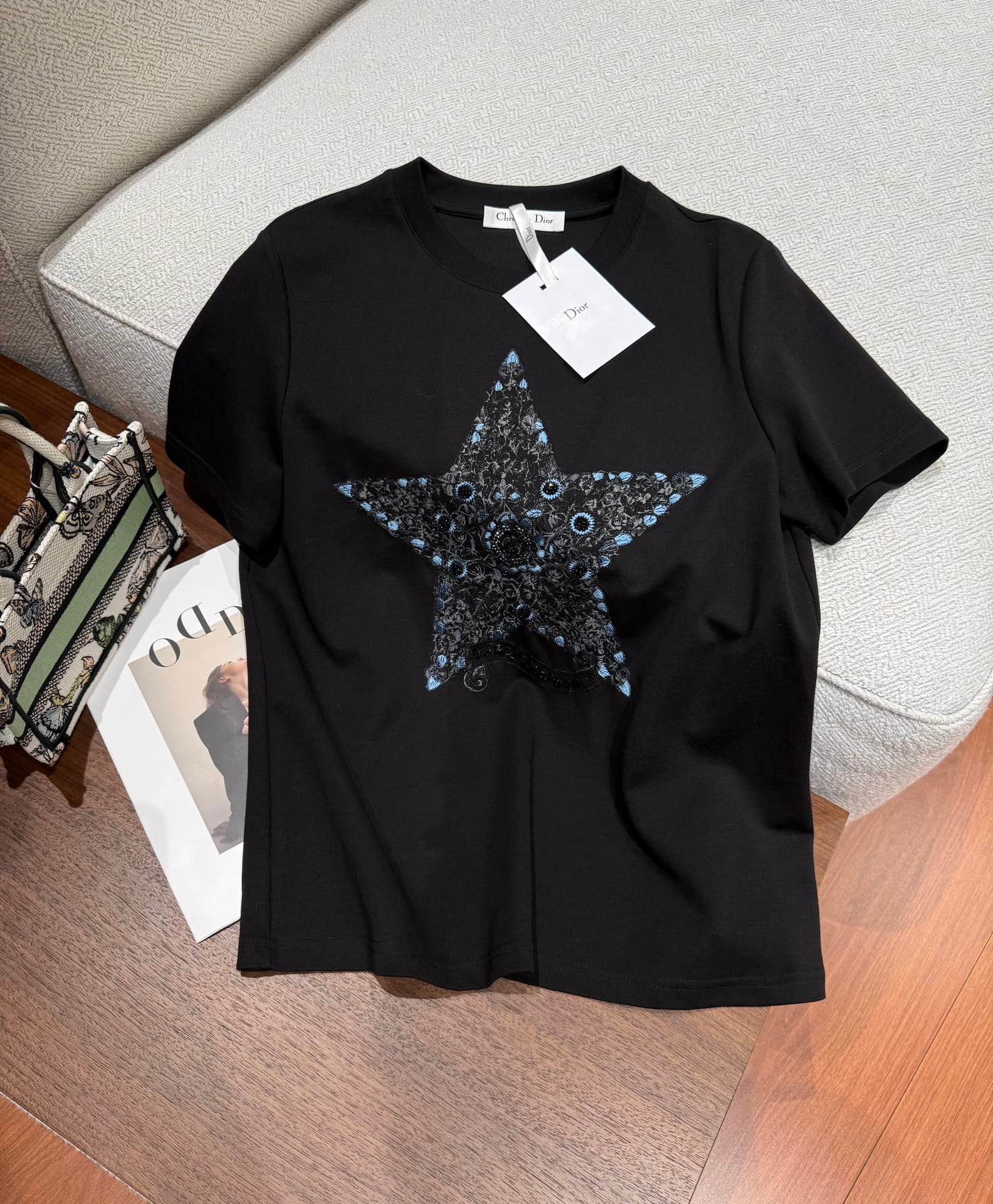 Dior 迪奧復刻五角星訂珠刺繡黑色短袖T恤 夏季簡約百搭 2025新款優雅上衣