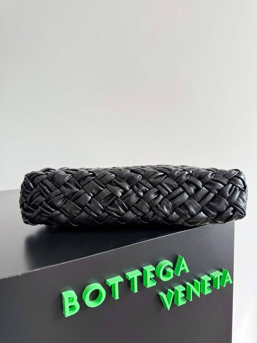 Bottega Veneta復刻版Kalimero Cha Cha編織肩包油蠟牛皮重工打造義式風尚785780