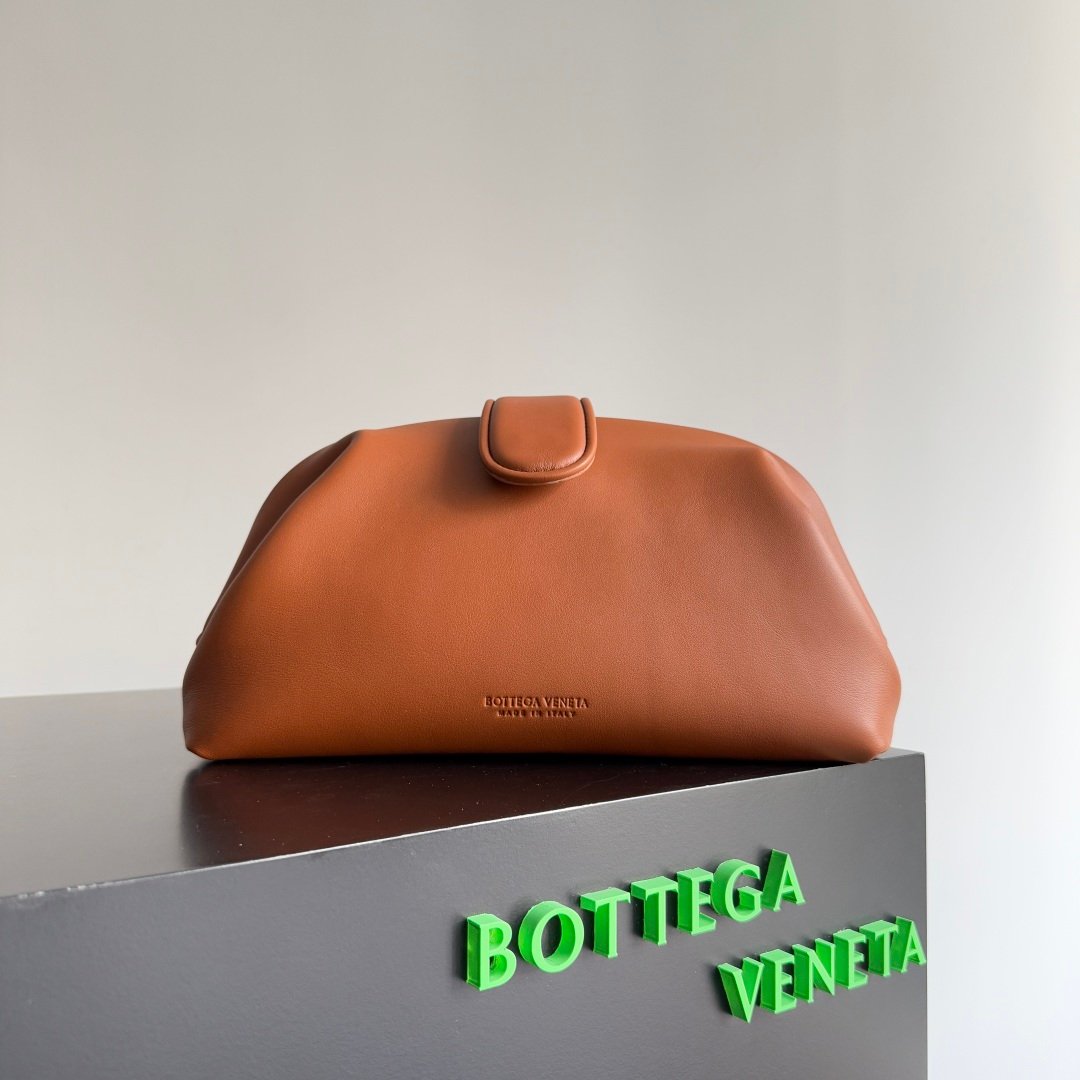 Bottega Veneta原單Lauren 1980手拿包復古淺木色簡約文青風優雅回歸796564