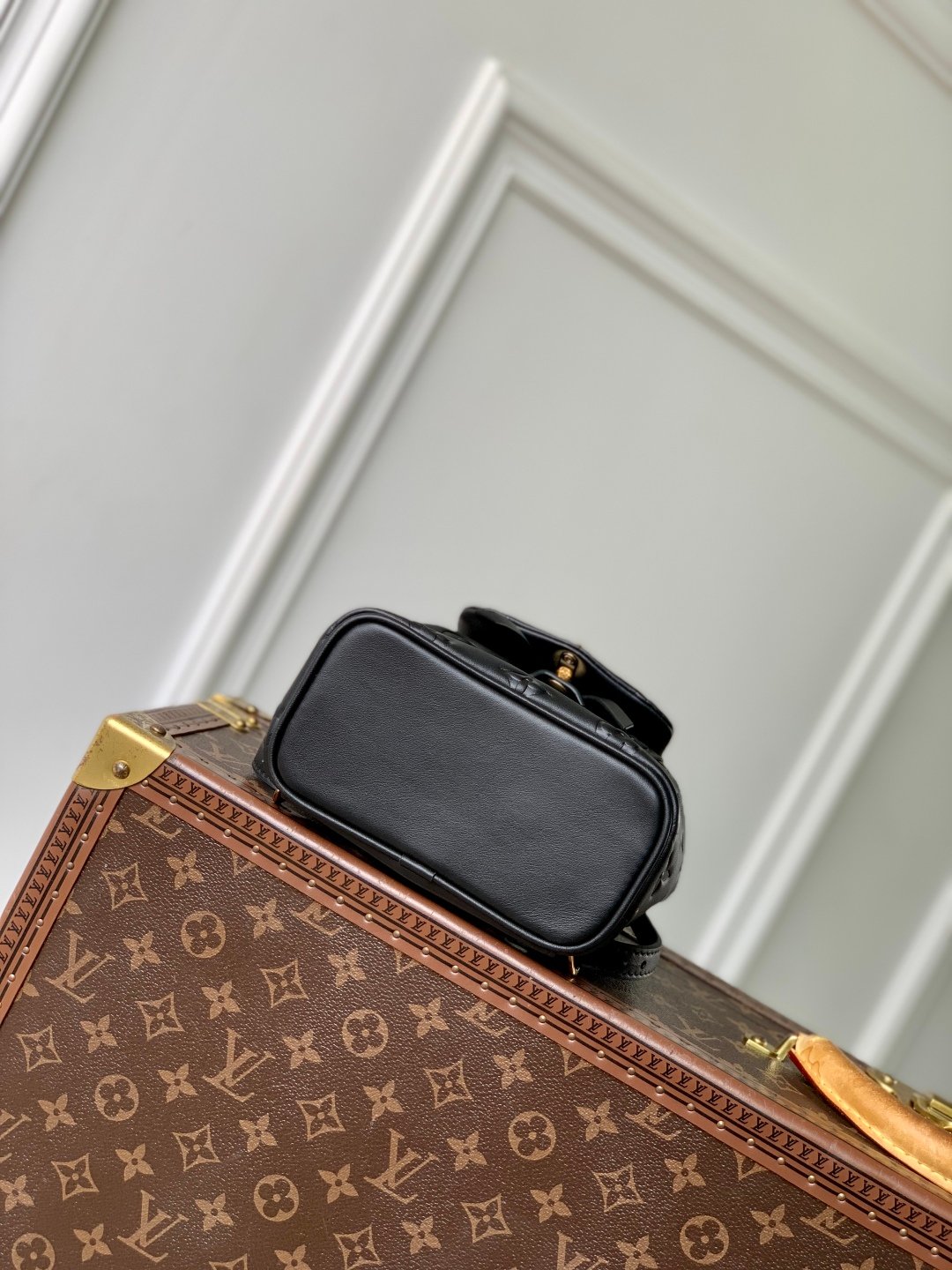 LV M13389 高仿精品黑色Coussin迷你後背包 Monogram皮革雙肩包