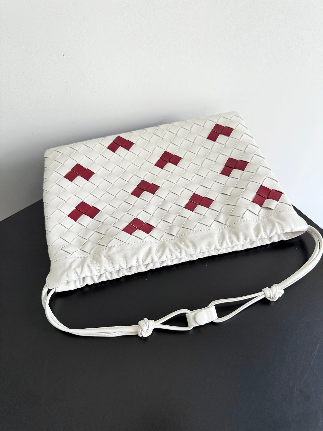 BOTTEGA VENETA 精品仿製腋下包 垃圾袋造型大容量 夏日百搭雲朵風時尚款796728