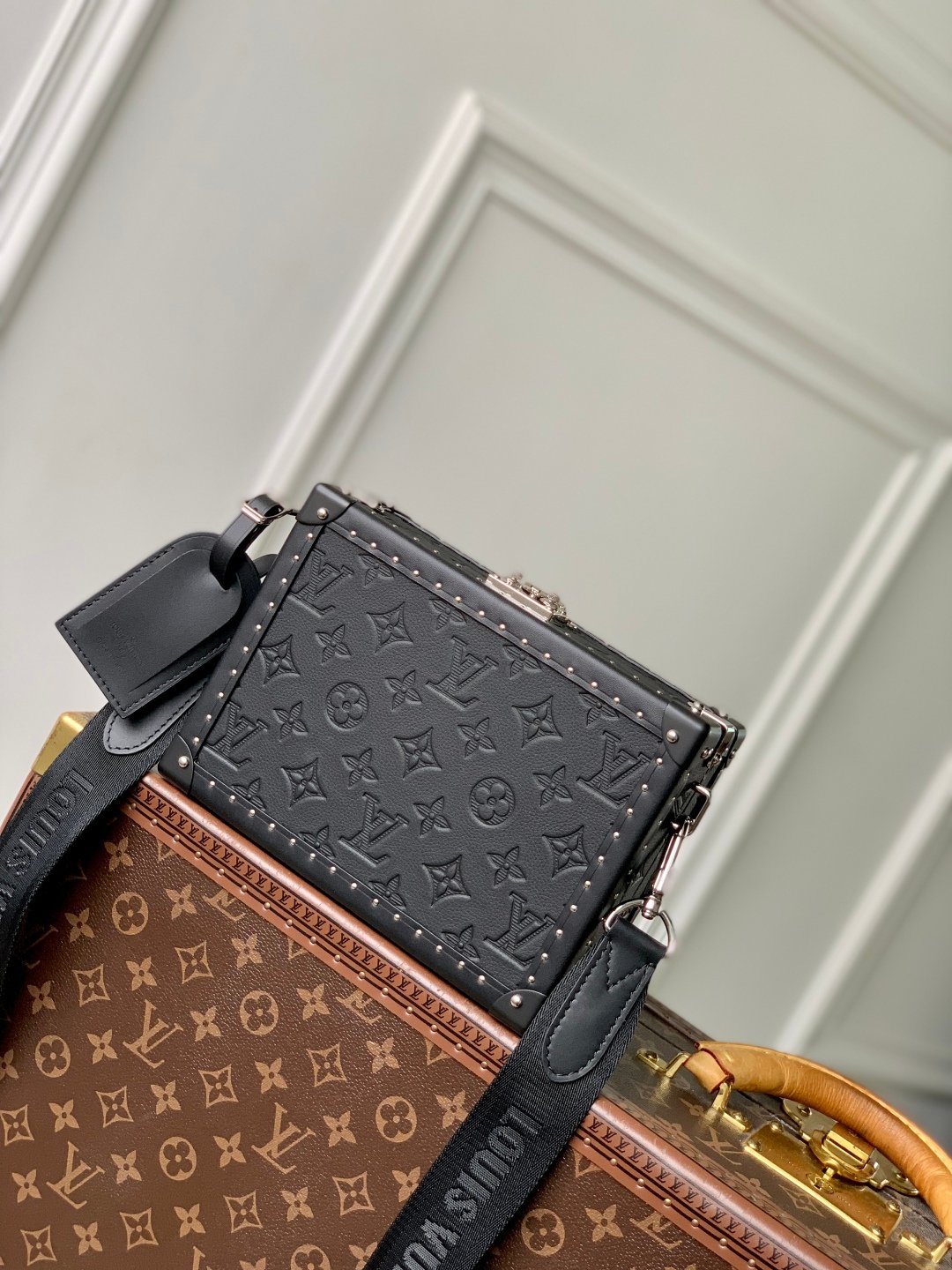 LV M12876 高仿 Monogram Shadow Clutch Box 手拿包｜S-lock 鎖扣斜背硬盒包