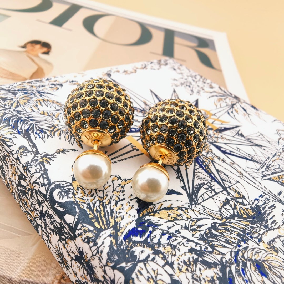 Dior 精品仿製Tribales耳環新款設計 一線名媛愛用 典雅立體風格