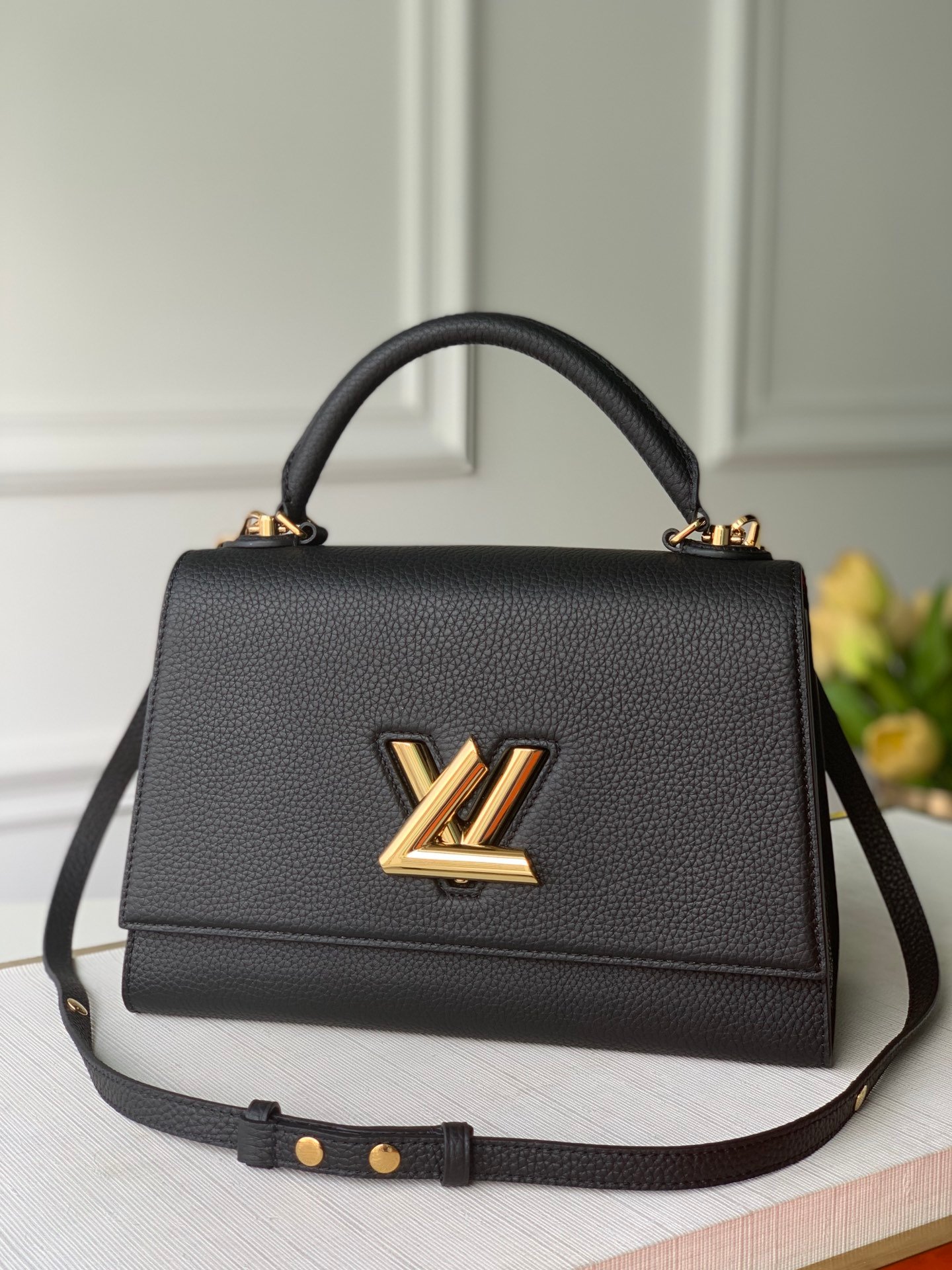 LV路易威登Capucines黑色手提包｜頂級牛皮質感｜金扣精品復刻款 M57090