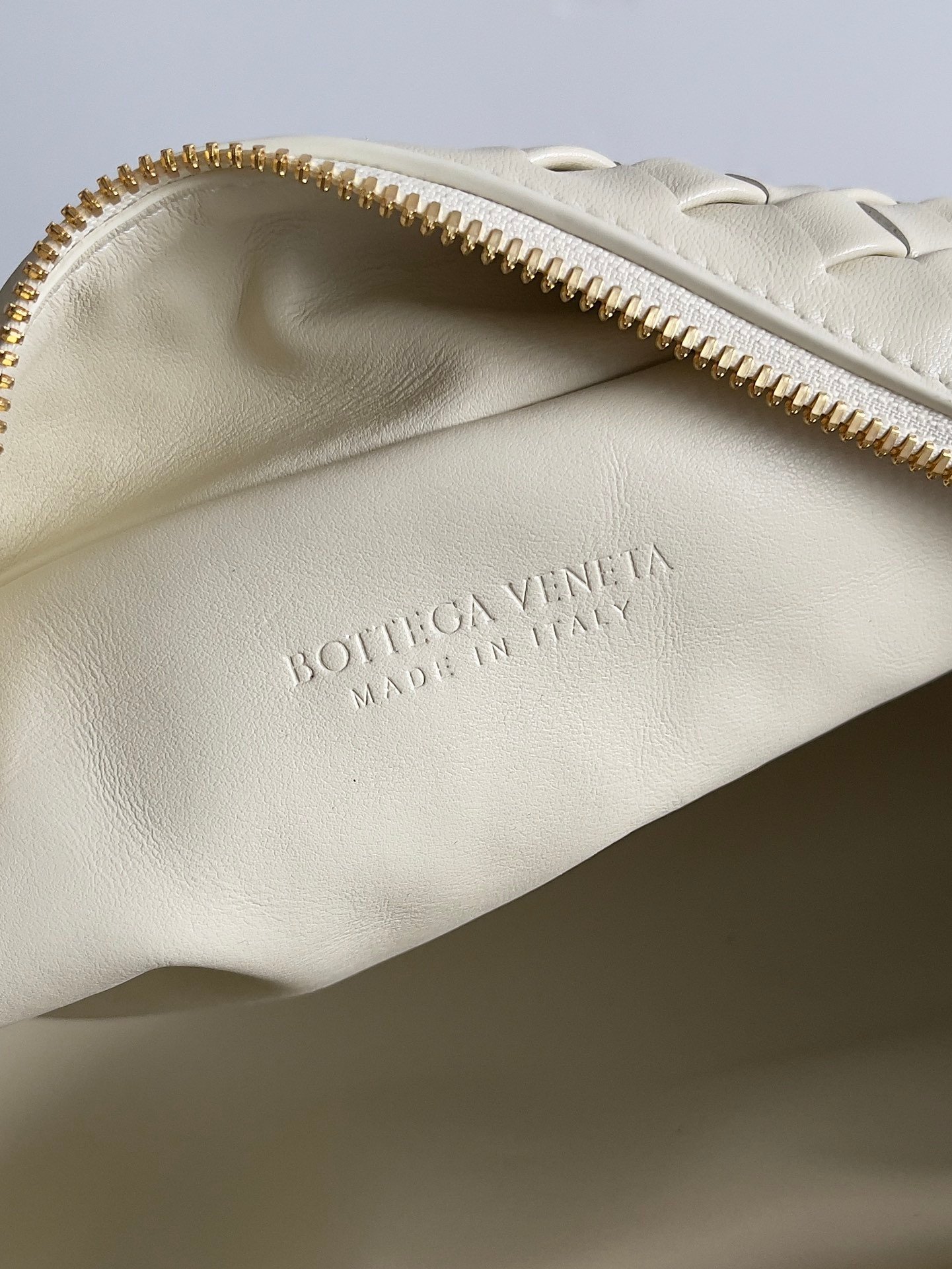 Bottega Veneta 高仿Let's Go法棍包 米黃色優雅簡約 2024秋冬義式時尚796258