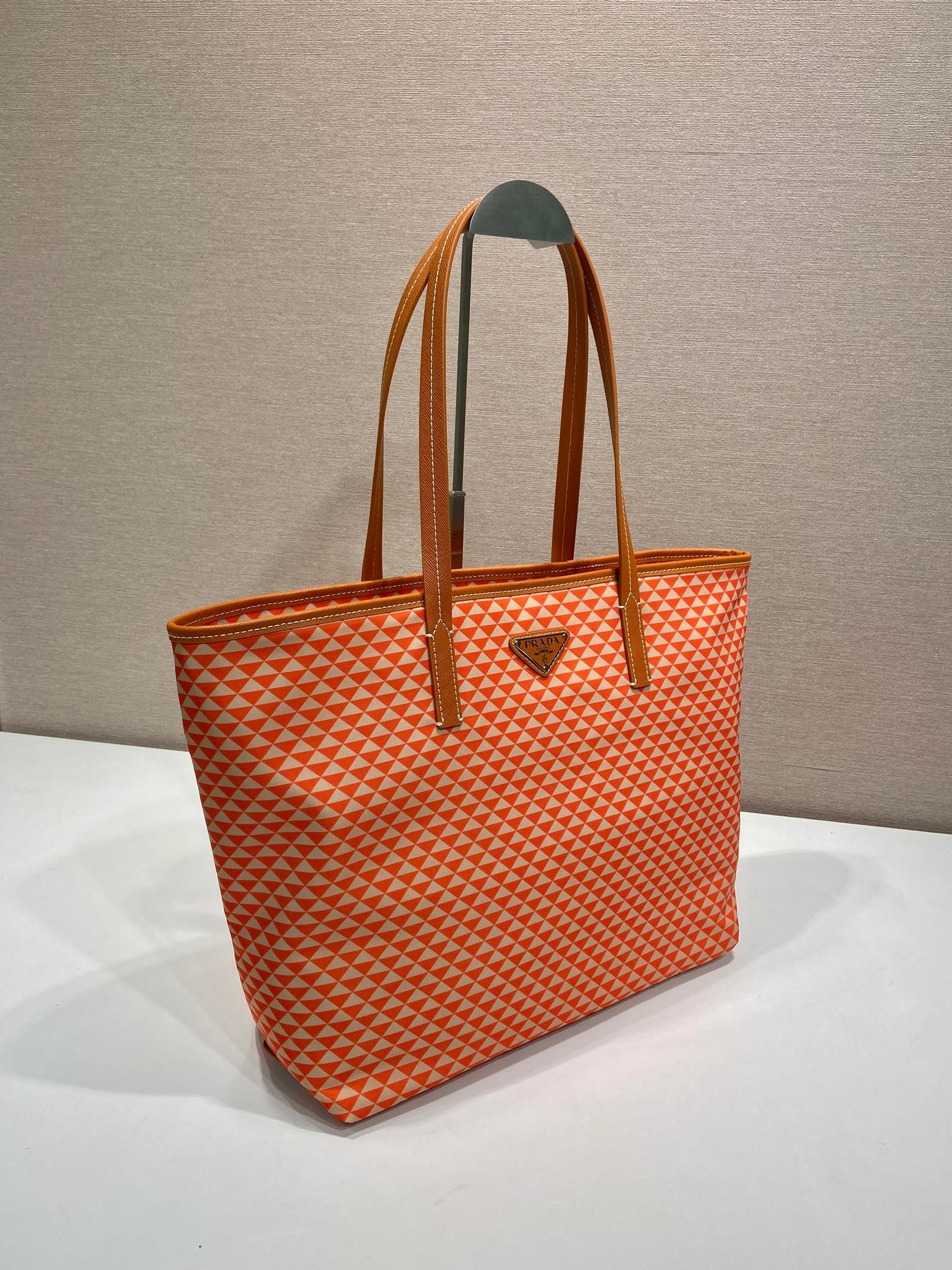 PRADA高仿精品托特包1BD552印花尼龍大容量時尚春夏必備