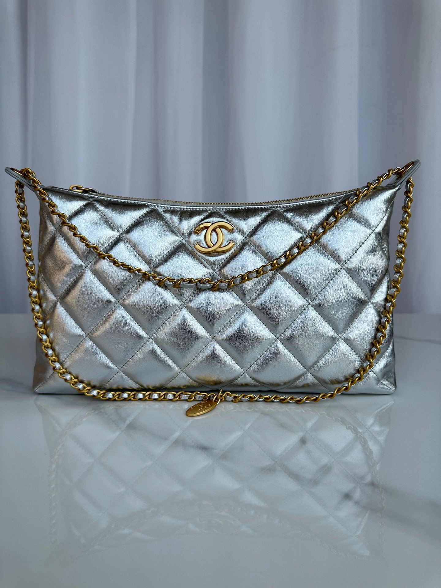 Chanel 原單 銀色AS5498 金扣經典手袋 華麗設計感 氣質女包推薦
