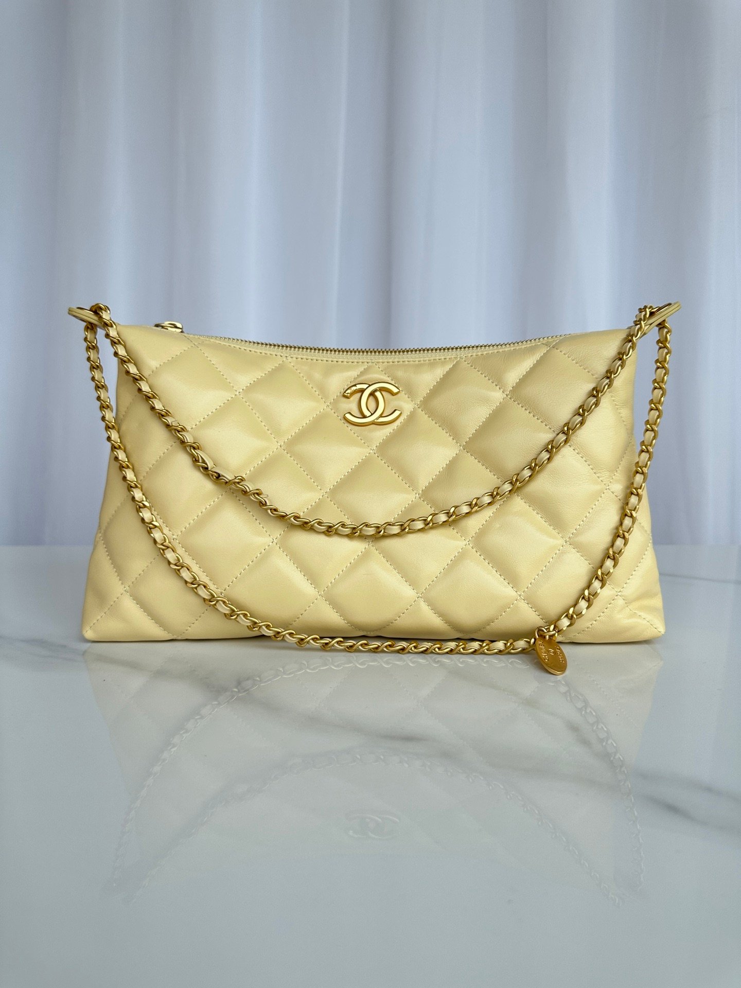 Chanel 一比一 小雞黃AS5498 金扣女包 清新亮眼設計 氣質小香風款