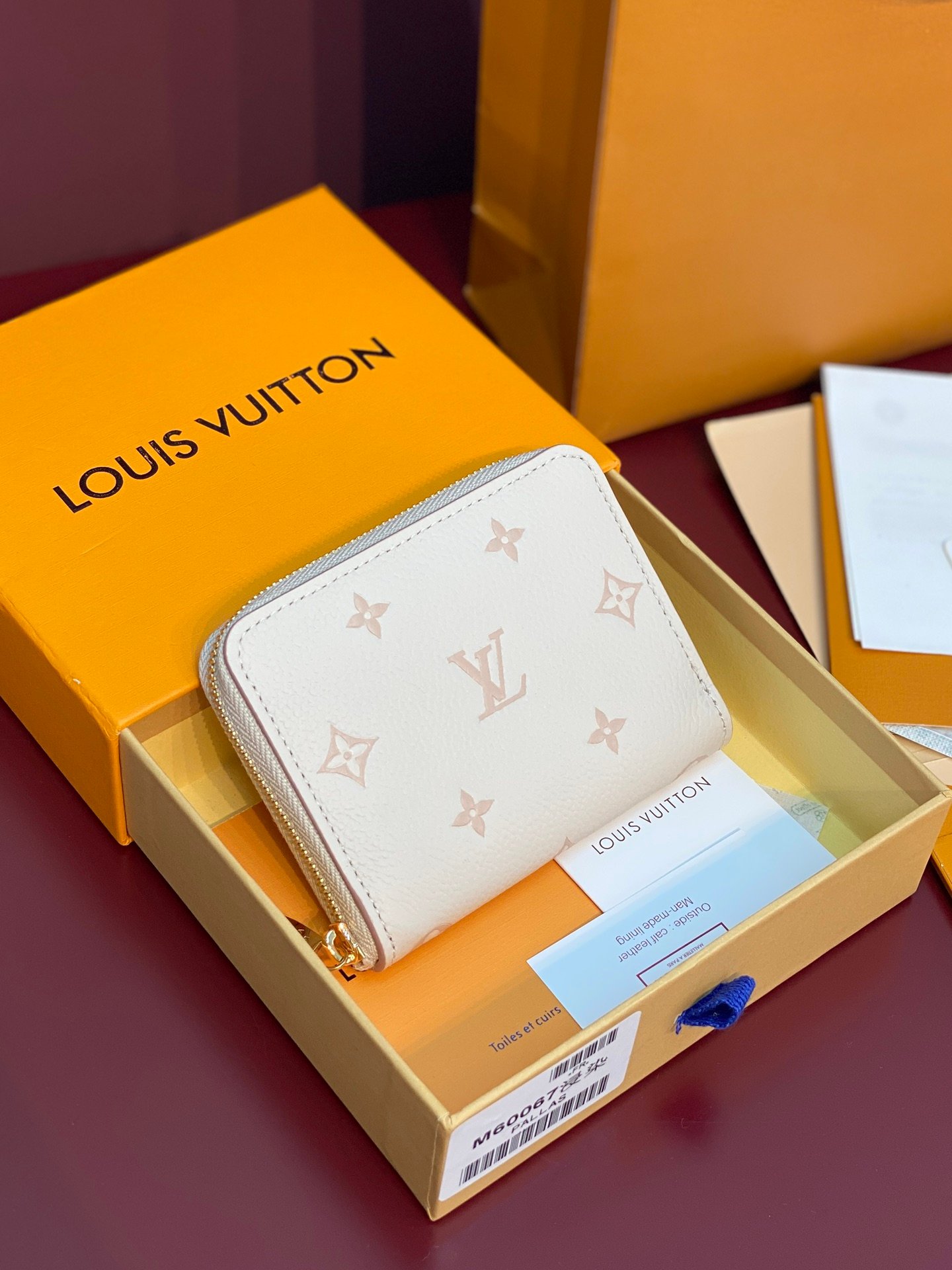 LV M60067 高仿浸染Zippy拉鍊零錢包Monogram Empreinte壓花皮革設計