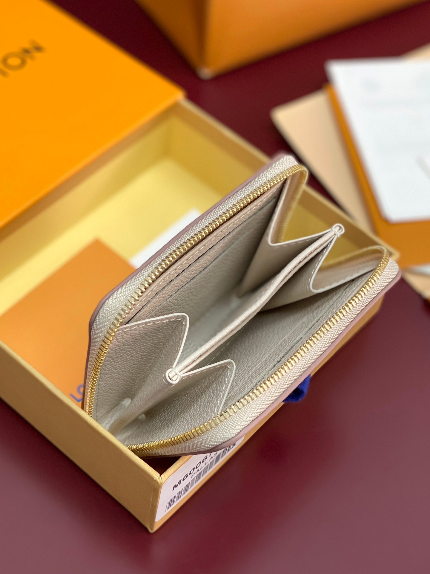 LV M60067 高仿浸染Zippy拉鍊零錢包Monogram Empreinte壓花皮革設計
