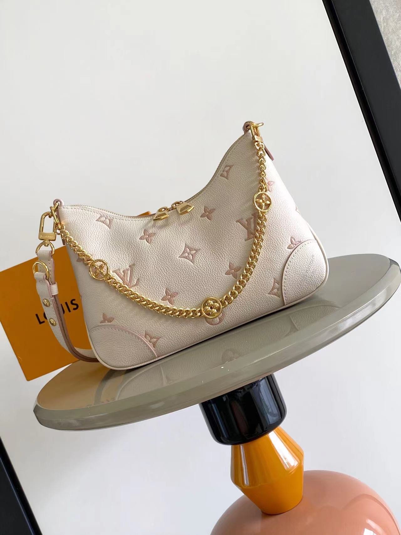 LV M14634 高仿Boulogne 手袋｜Monogram Empreinte 皮革优雅链条包