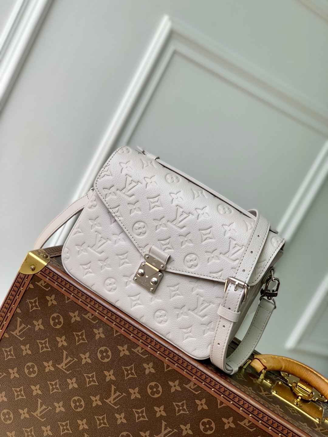LV 精品仿製Pochette Métis香芋手袋 優雅學院風設計 多功能復刻版M41487