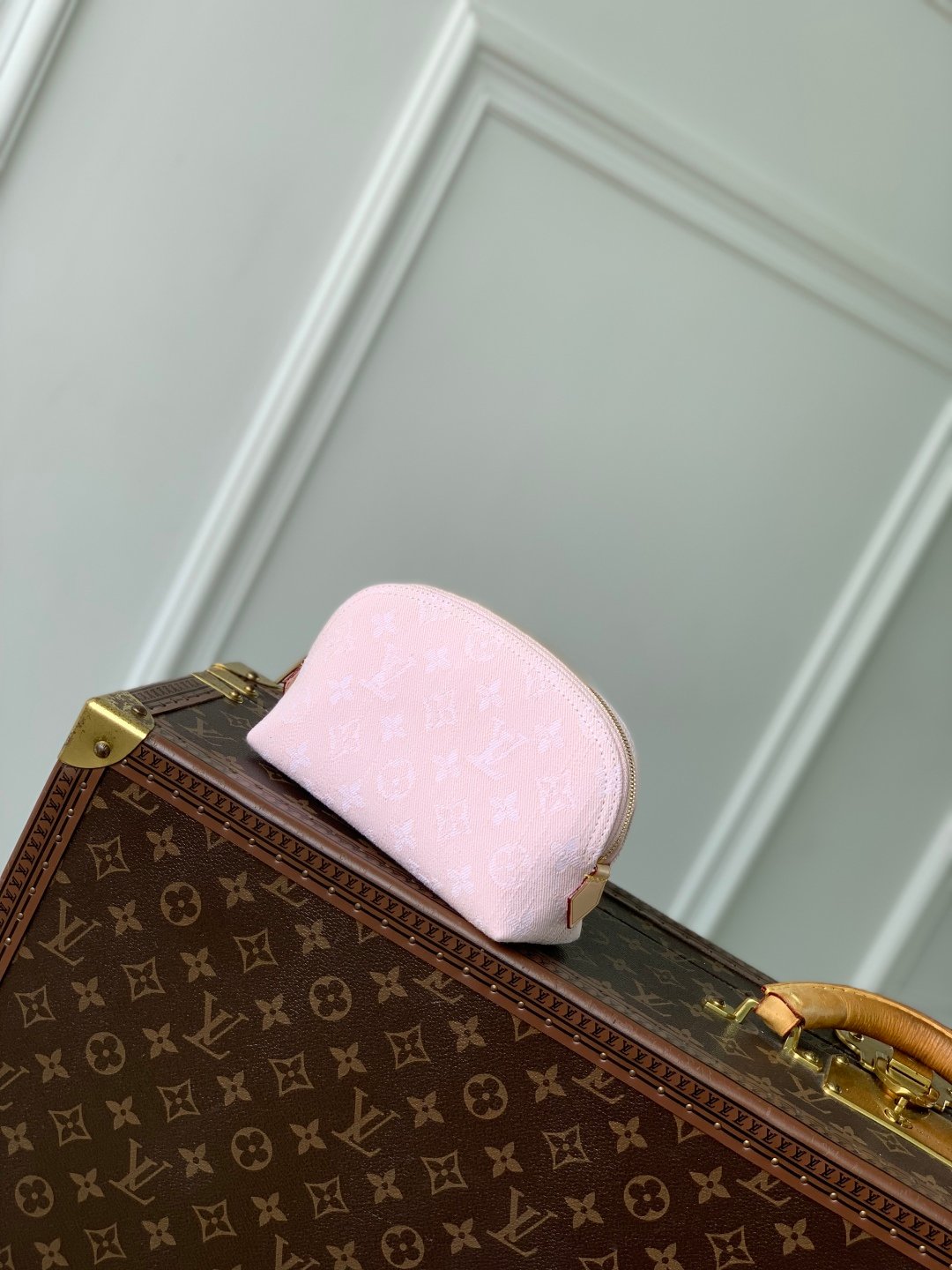 LV 原單Monogram Denim粉色化妝包 清新甜美實用百搭款 美型收納之選M13751
