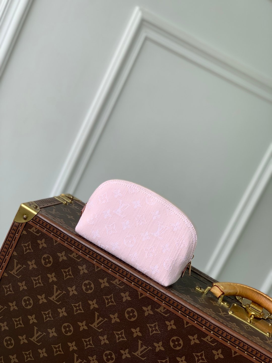 LV 原單Monogram Denim粉色化妝包 清新甜美實用百搭款 美型收納之選M13751