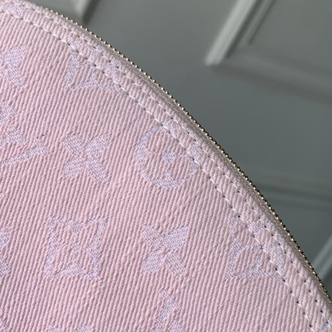 LV 原單Monogram Denim粉色化妝包 清新甜美實用百搭款 美型收納之選M13751