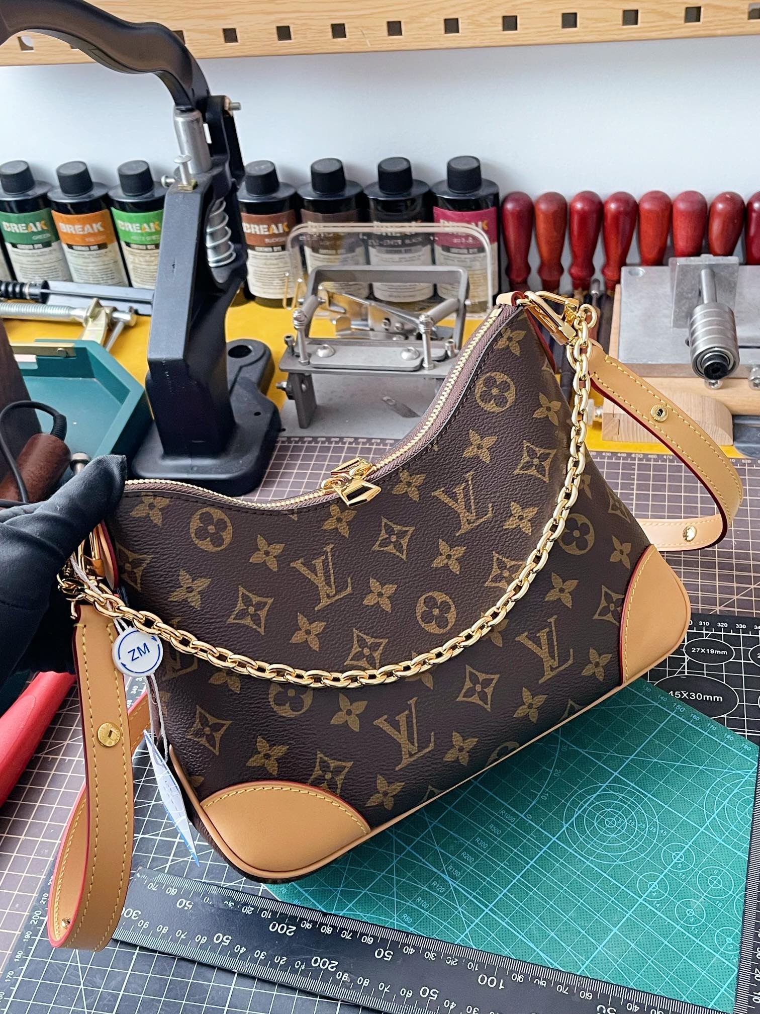 LV 復刻版 Neo Boulogne餃子包 小巧能裝 可甜可鹽 法式輕奢感滿滿 M45832