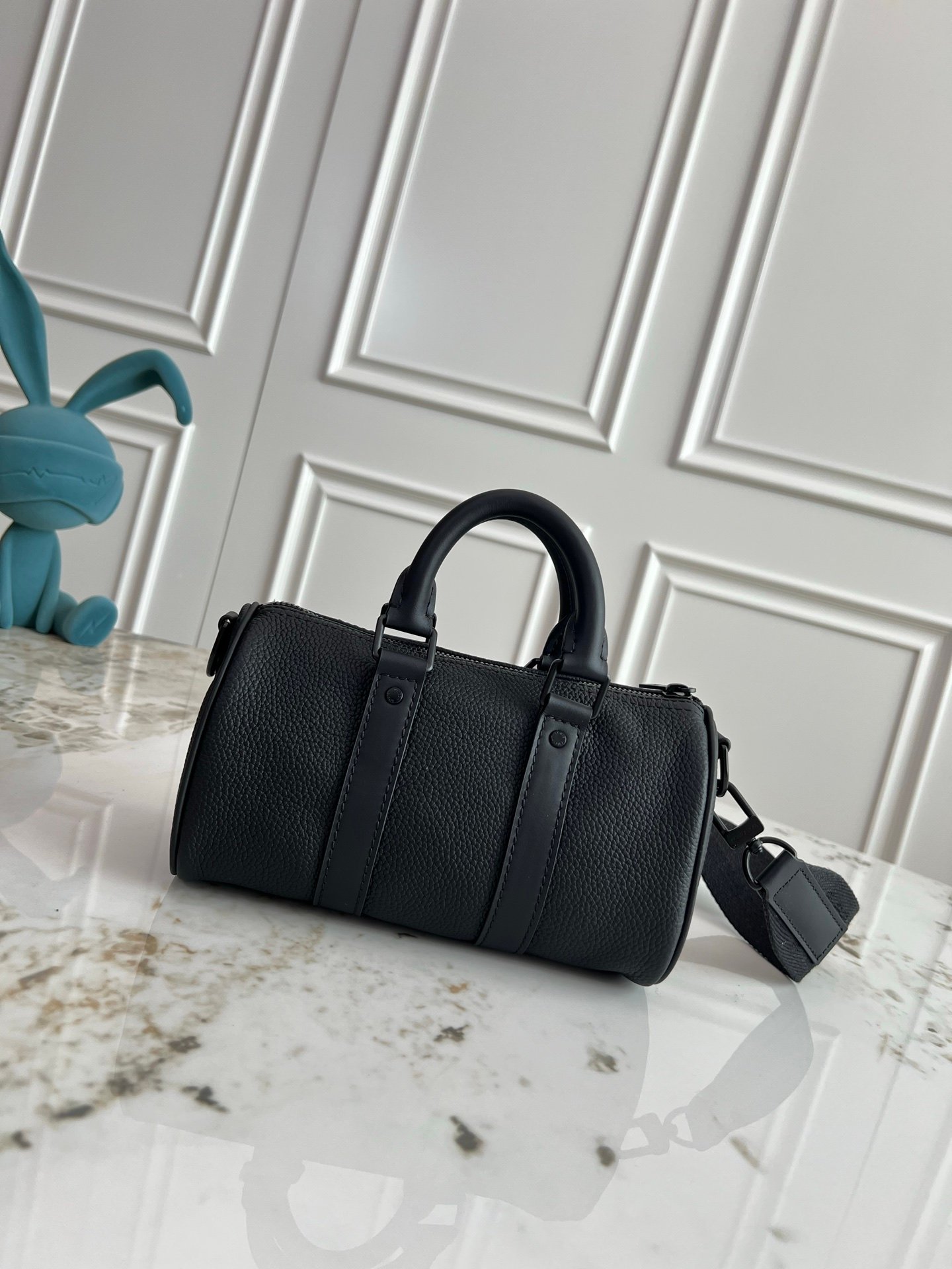 LV 復刻版 Keepall Aerogram 黑色牛皮旅行包 航空信箋靈感 雅緻簡約男士風