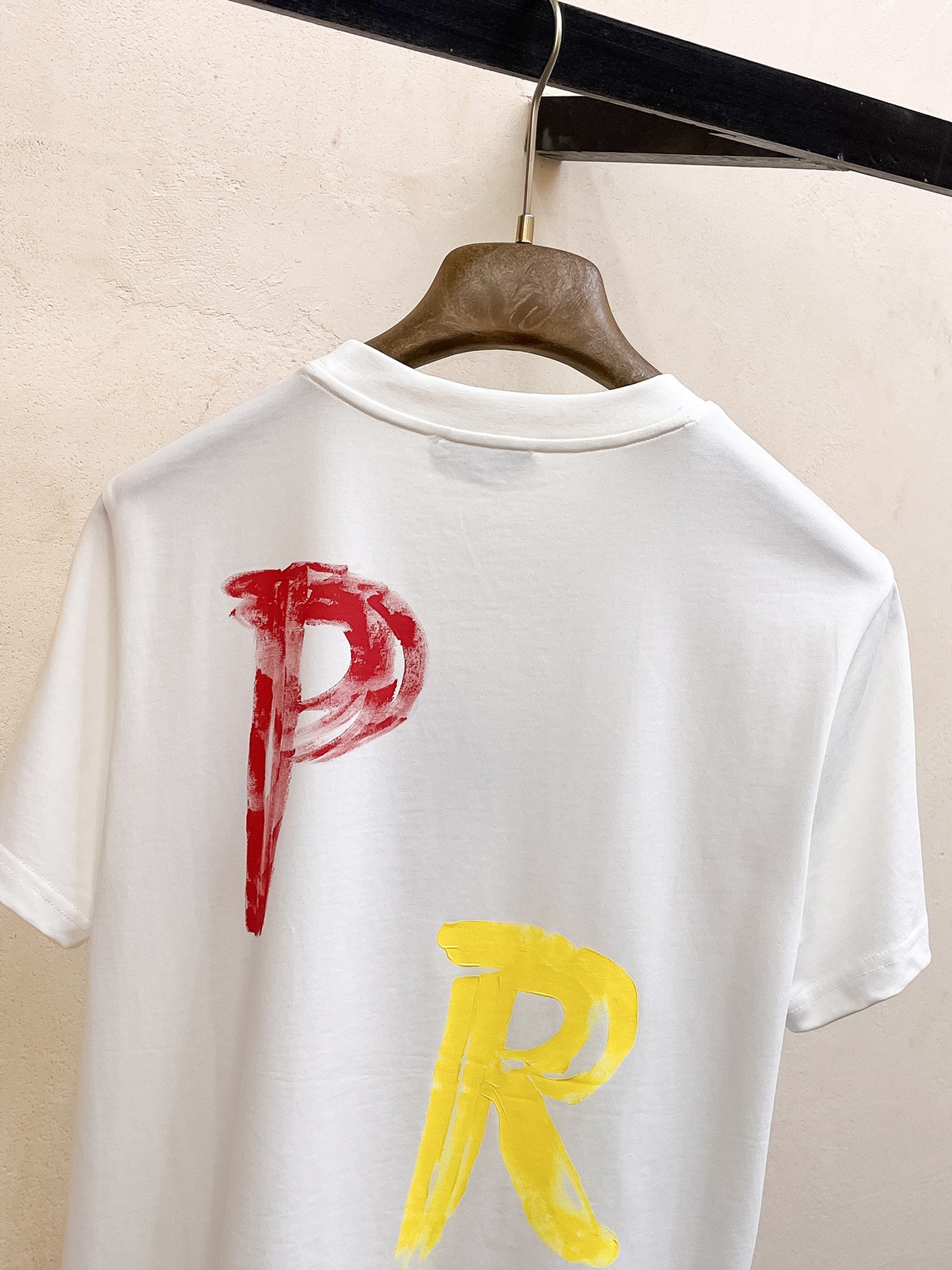 Prada 頂級原單白色短袖T恤 高定面料手繪圖案 時尚潮男必備 2025夏季新品