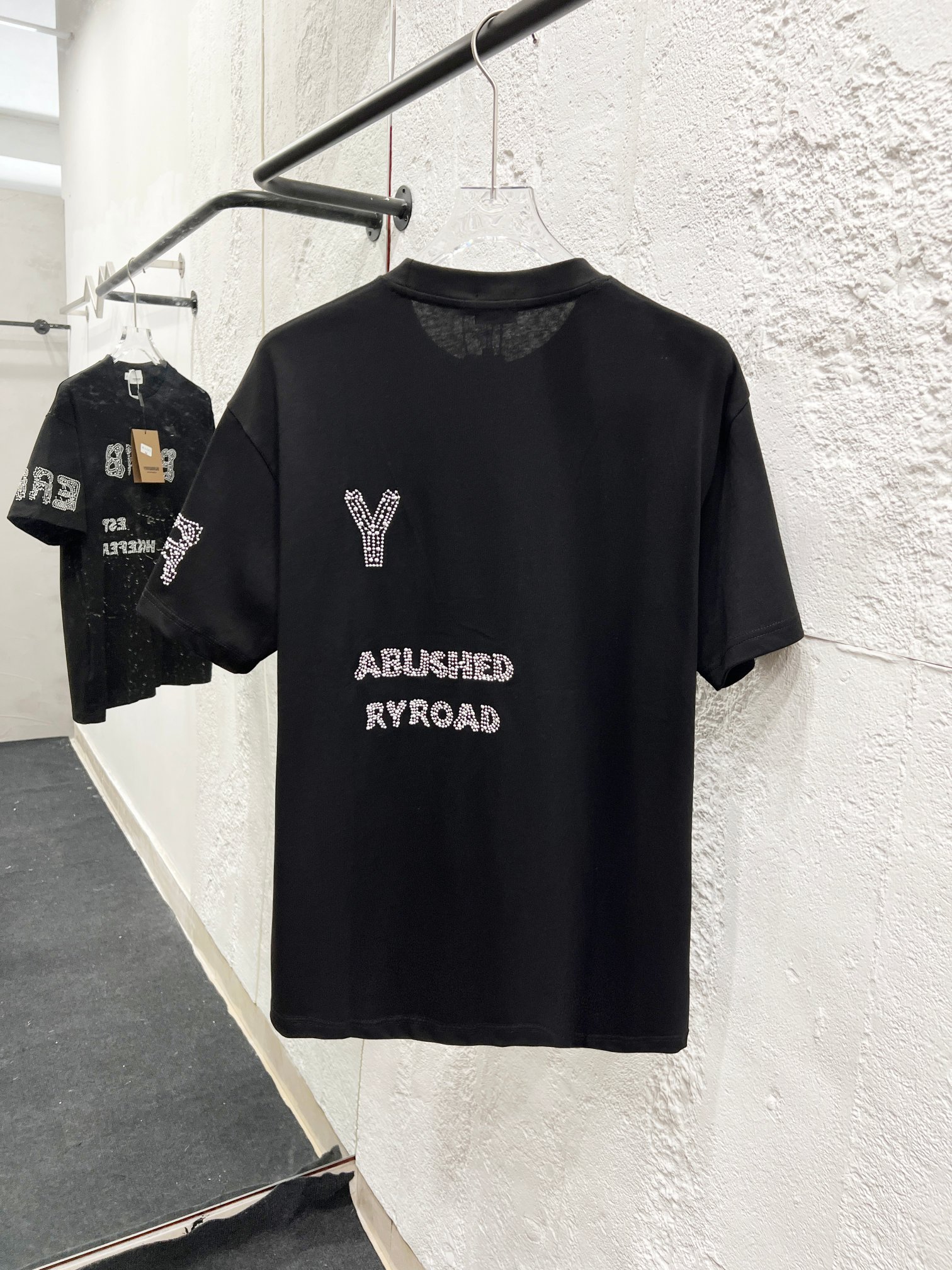 Burberry精品仿製重工刺繡LOGO短袖T恤男生百搭質感厚棉版型挺2025春夏新品