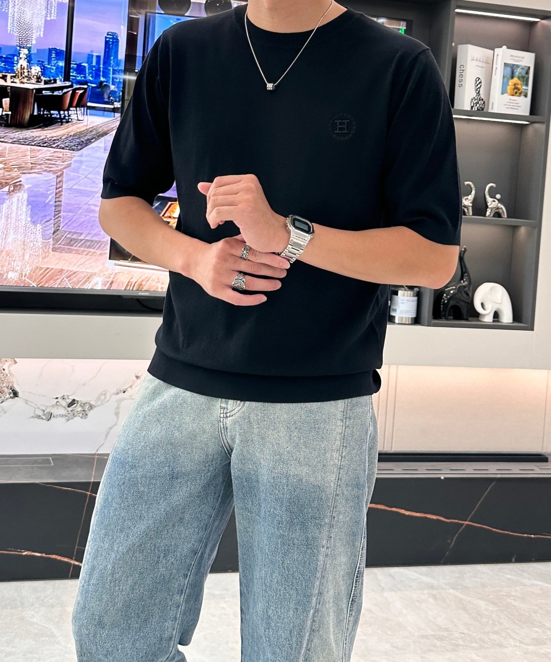 Hermès 精品仿製男士短袖針織衫 黑色H繡標圓領T恤 天絲羊毛混紡 輕薄高級感穿搭