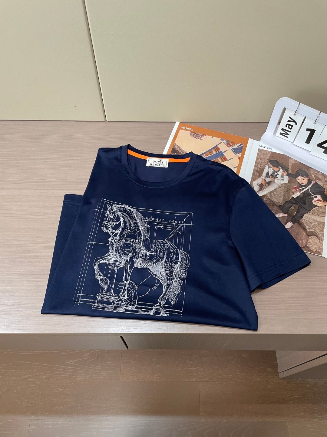 Hermès 頂級原單男士T恤 藏藍色巴西駿馬刺繡 天絲圓領短袖 百搭休閒 男神氣場單品