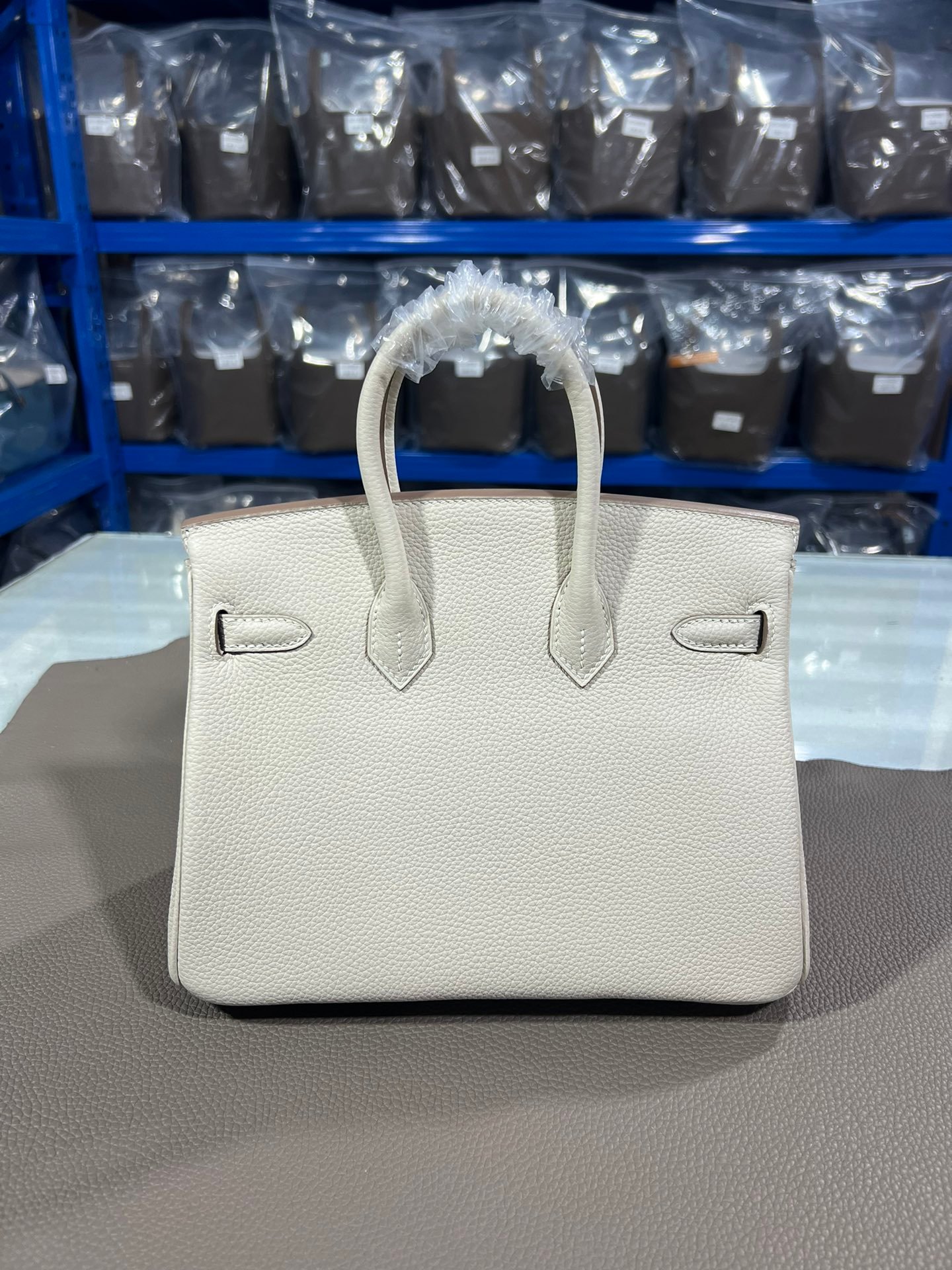 Hermès 一比一Birkin奶昔白25/30CM鉑金包 Togo皮金扣 手縫細節 高端優雅設計