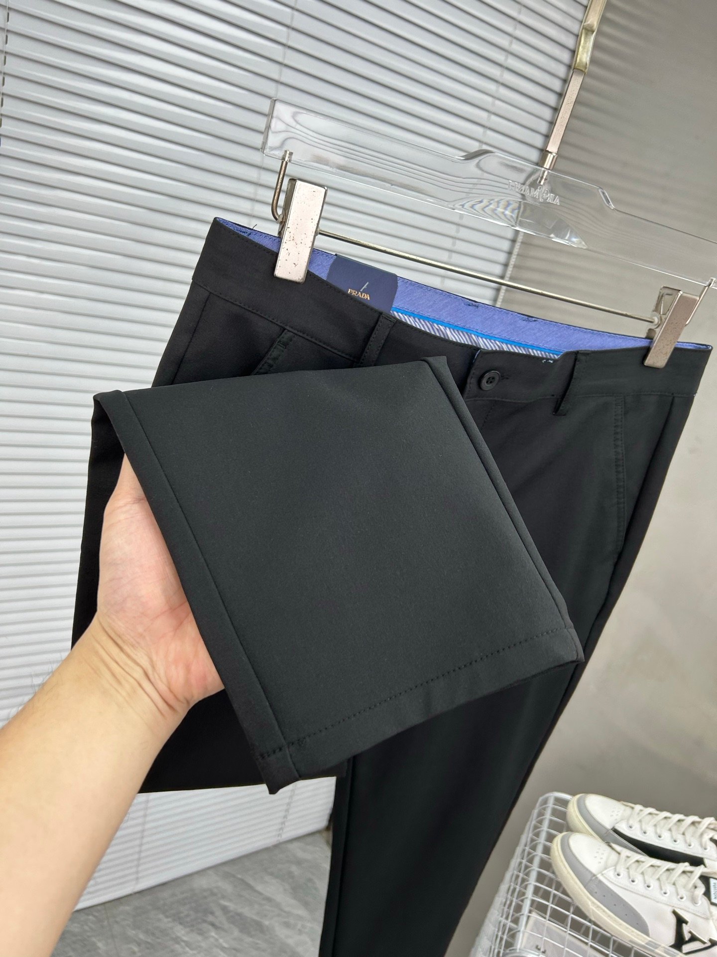 Prada 原單黑色休閒西褲 2025SS超級定制版 高檔工藝版型出眾