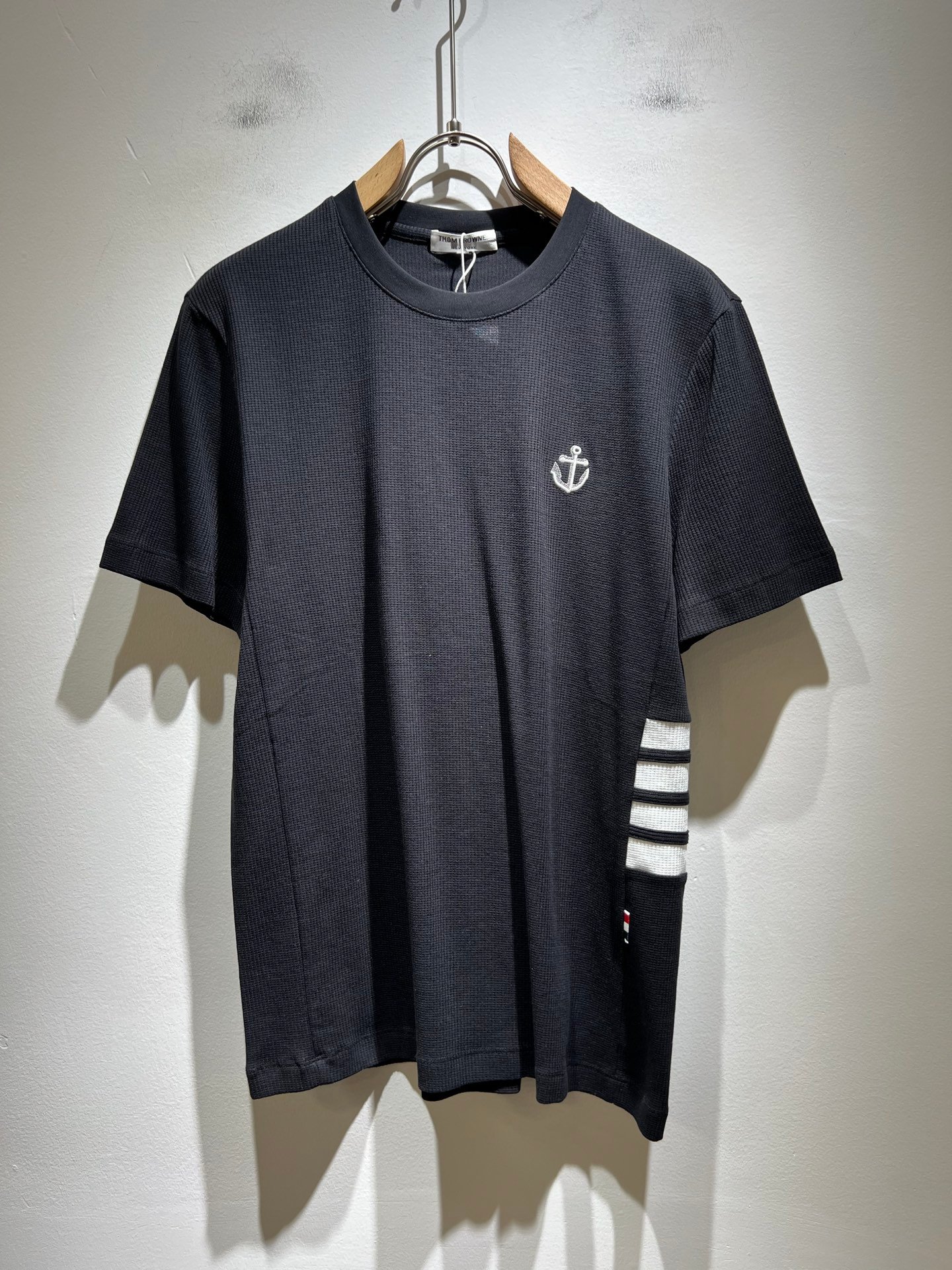 Thom Browne 黑色精品仿製短袖T恤 華夫棉材質 刺繡LOGO 2025春夏新款男士必備