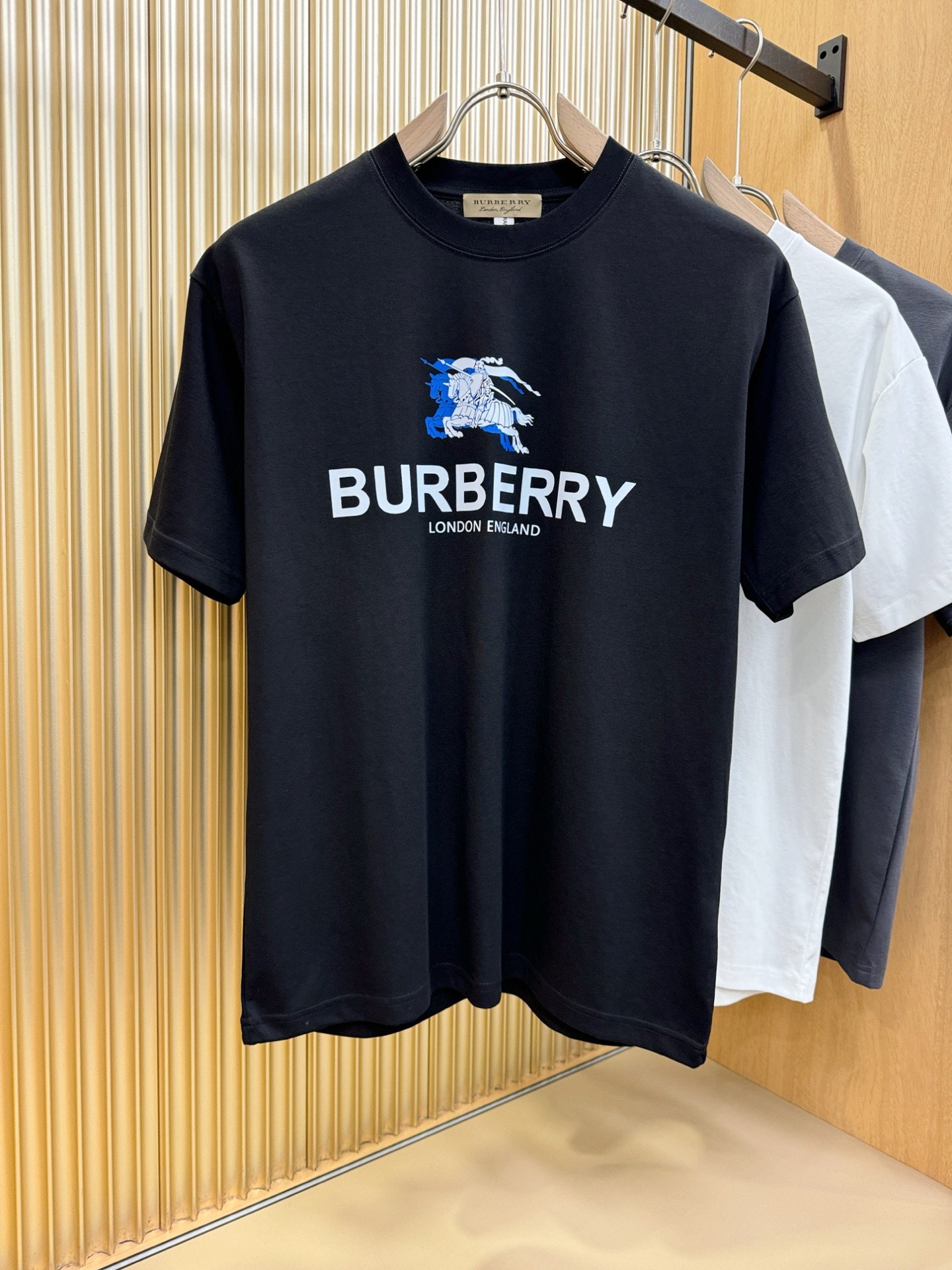 Burberry頂級原單黑色走秀款短袖T恤設計感強烈親膚舒適2025春夏新品