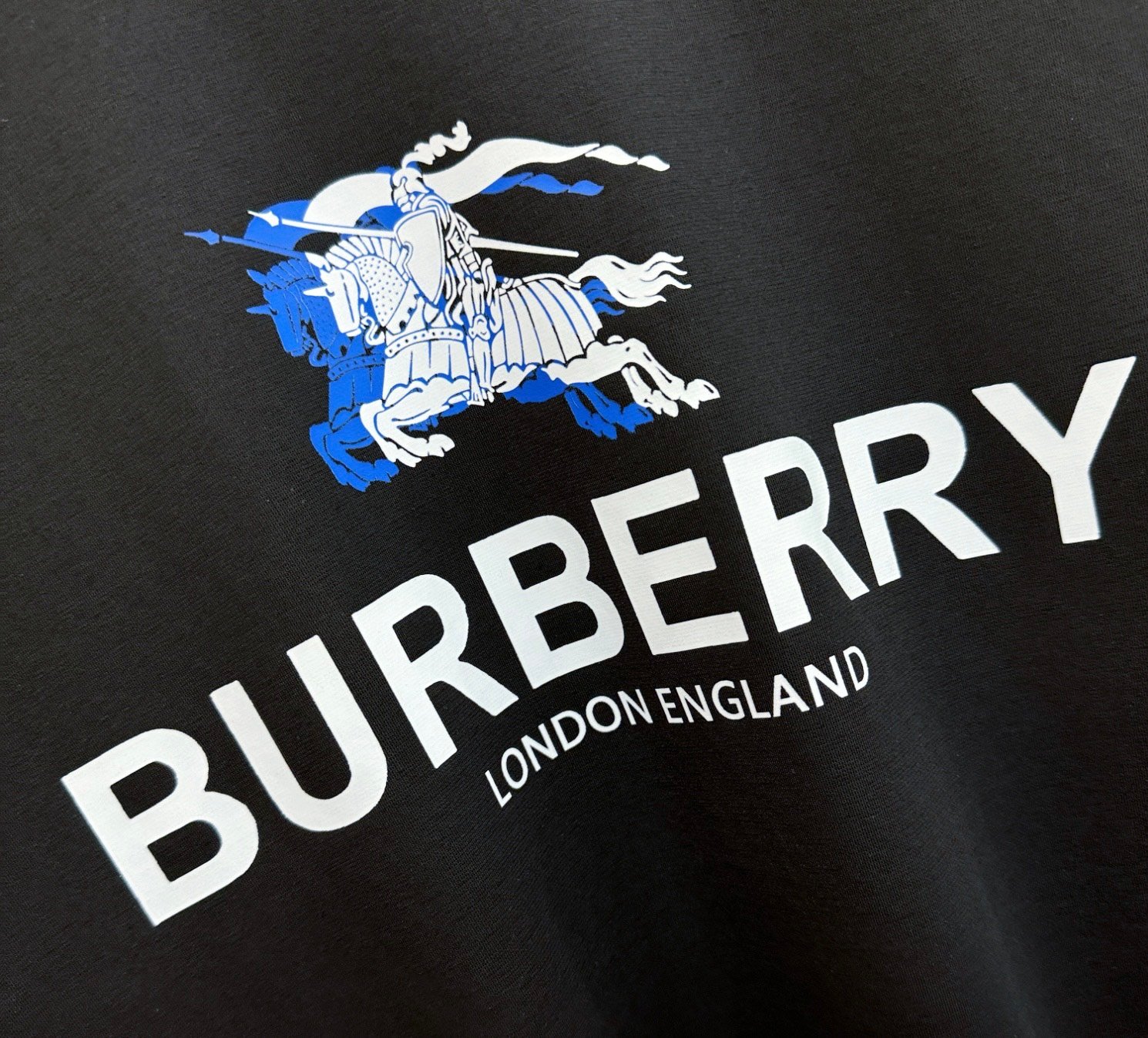 Burberry頂級原單黑色走秀款短袖T恤設計感強烈親膚舒適2025春夏新品