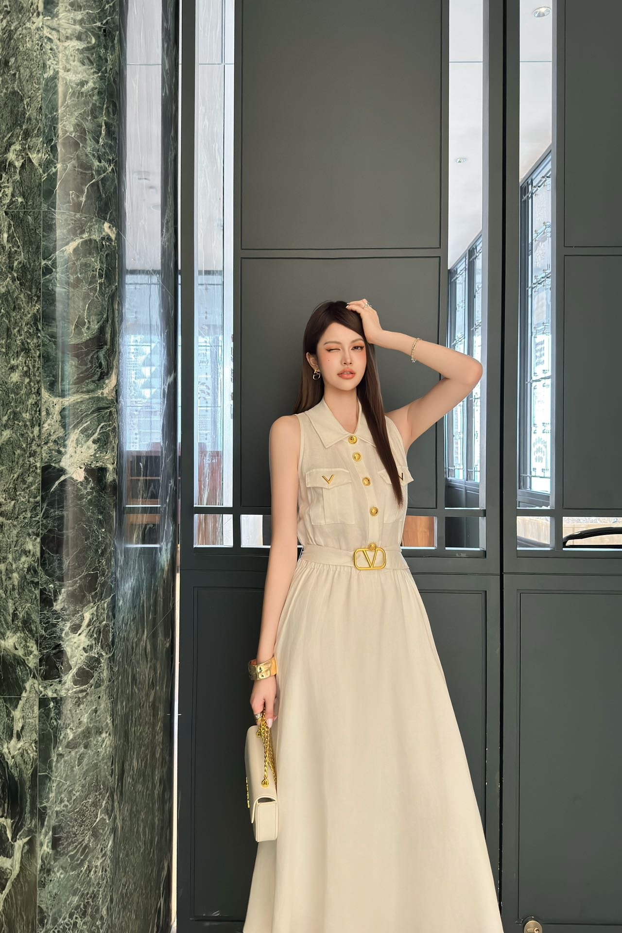 Valentino 原單亞麻連身裙 翻領背心款 收腰設計老錢風 慵懶高級2025夏季新款