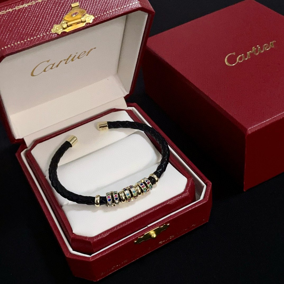 卡地亞 Cartier 鑲鑽皮繩豹頭手鐲｜高端定制 V金材質｜經典男女百搭款