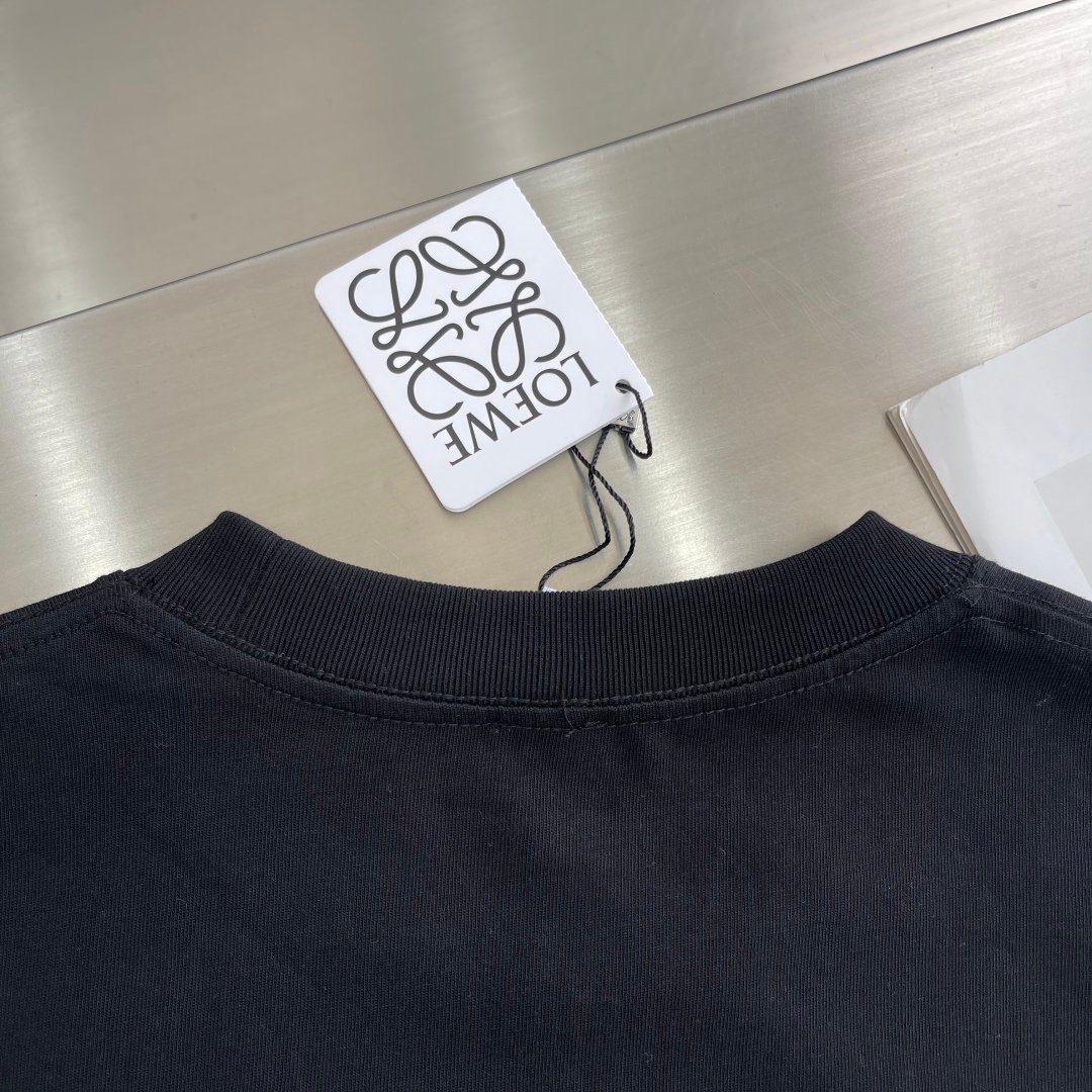 LOEW FW25新款纯色胸前小标Logo刺绣圆领长袖T恤 宽松舒适百搭