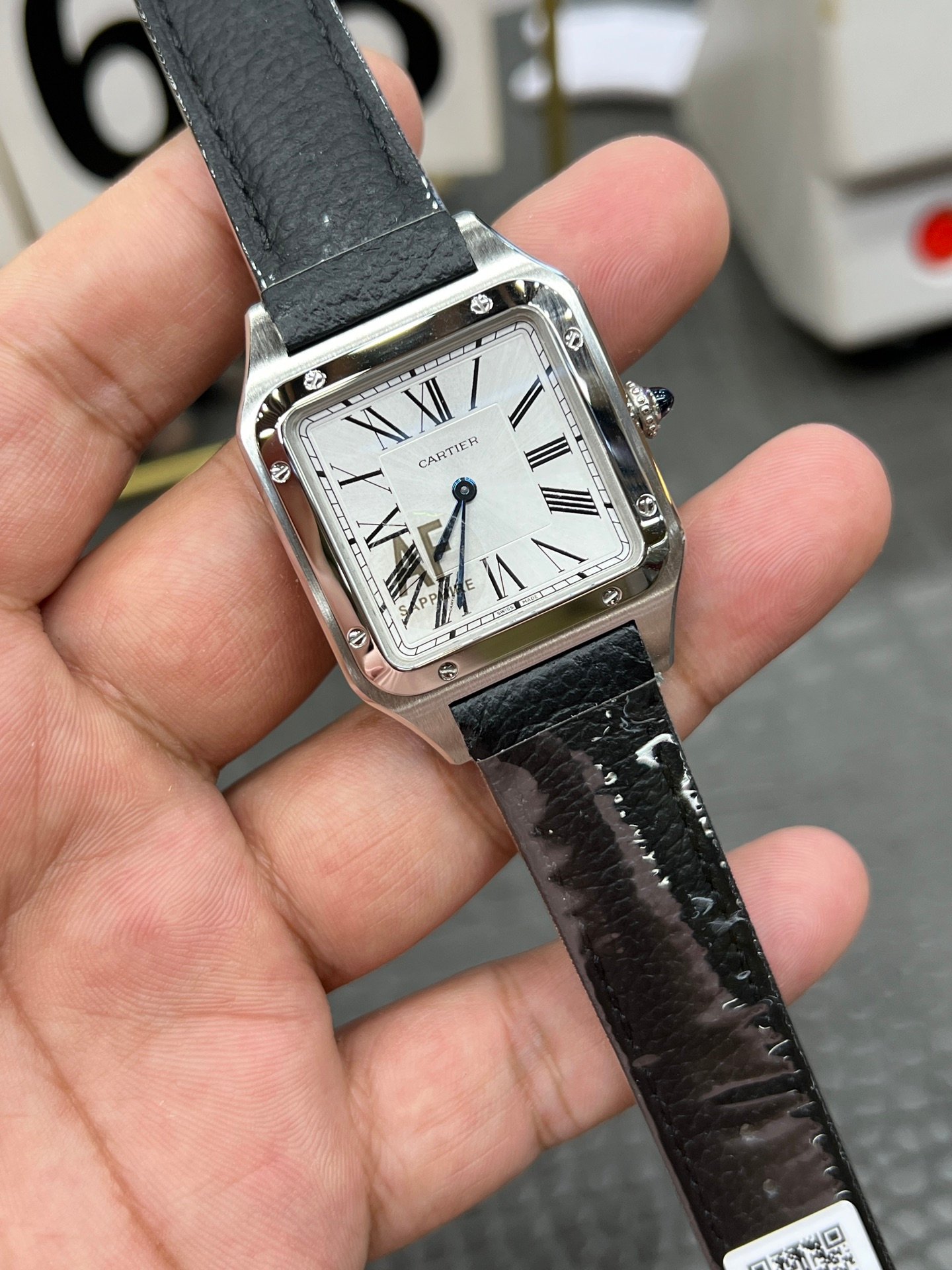 CARTIER一比一山度士石英腕表中號41.9x35.1mm時尚高仿新品