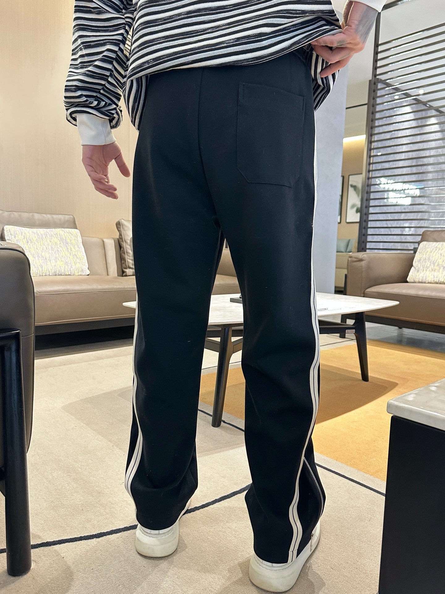 LV頂級原單LOGO休閒褲男款2025春夏新品舒適百搭時尚工藝
