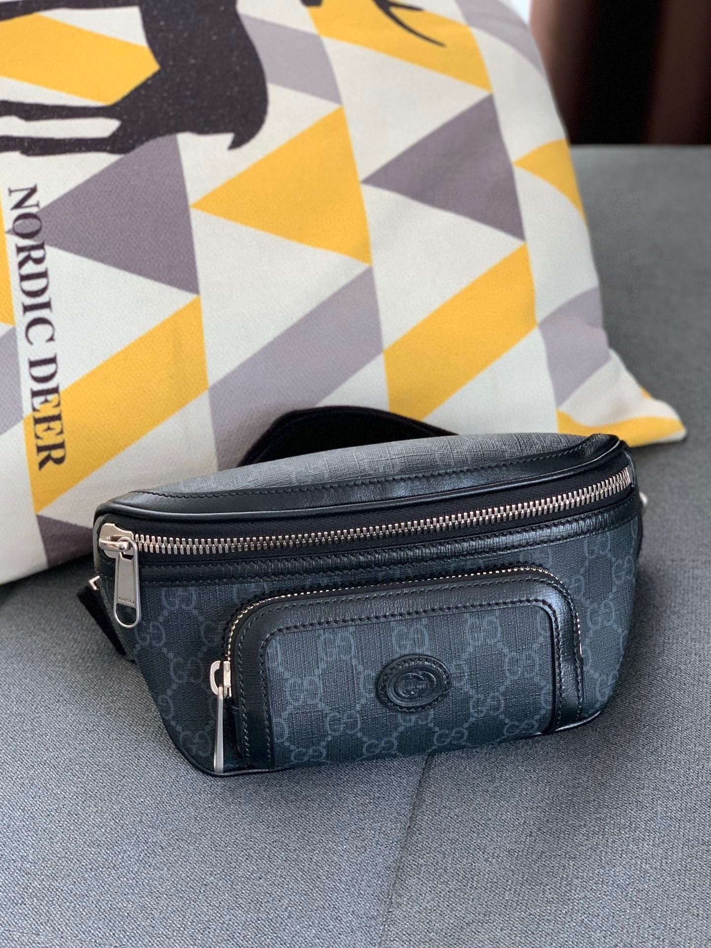 Gucci 682933 PVC腰包 黑色皮革滾邊 金屬插扣可調節肩帶