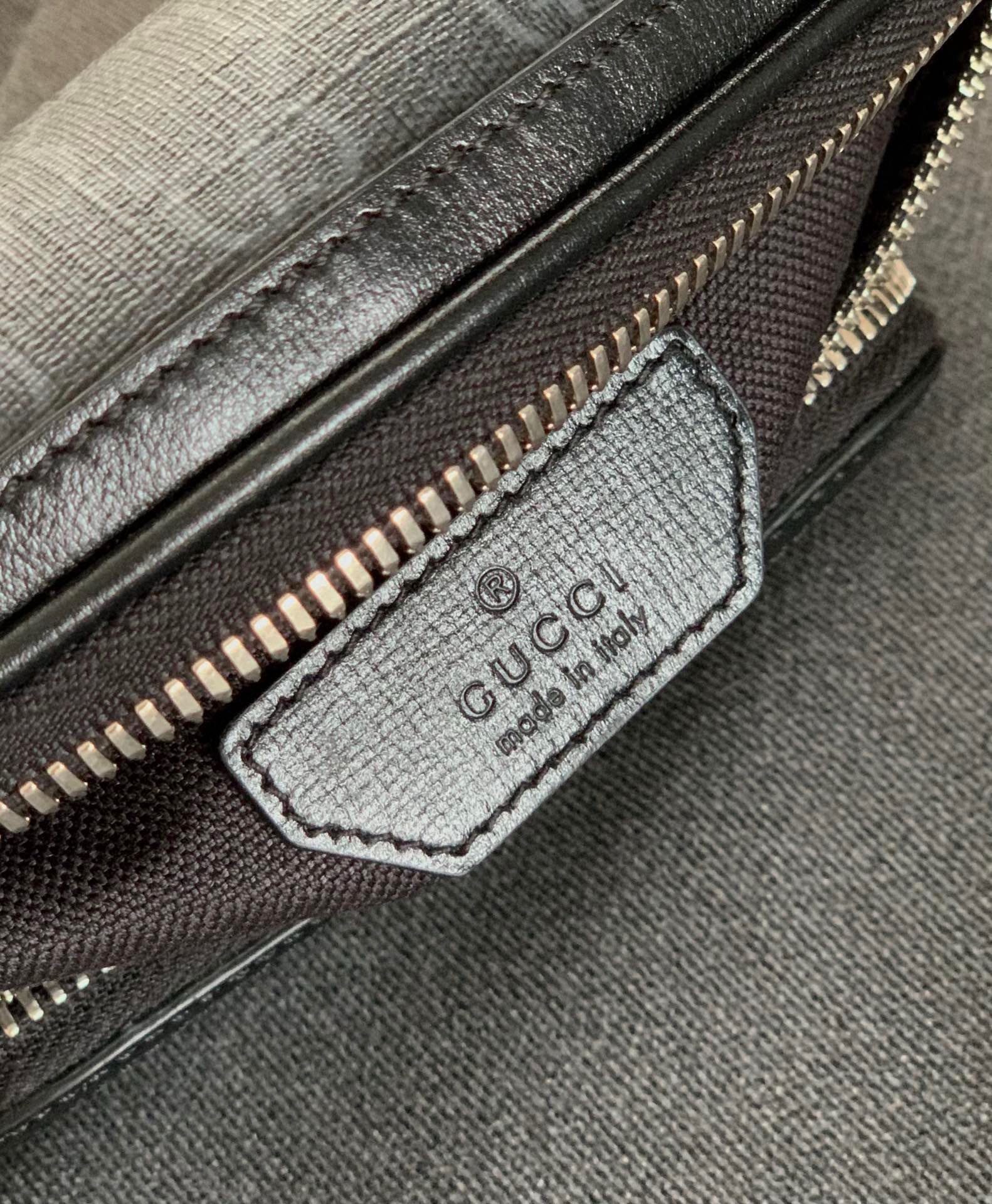 Gucci 682933 PVC腰包 黑色皮革滾邊 金屬插扣可調節肩帶