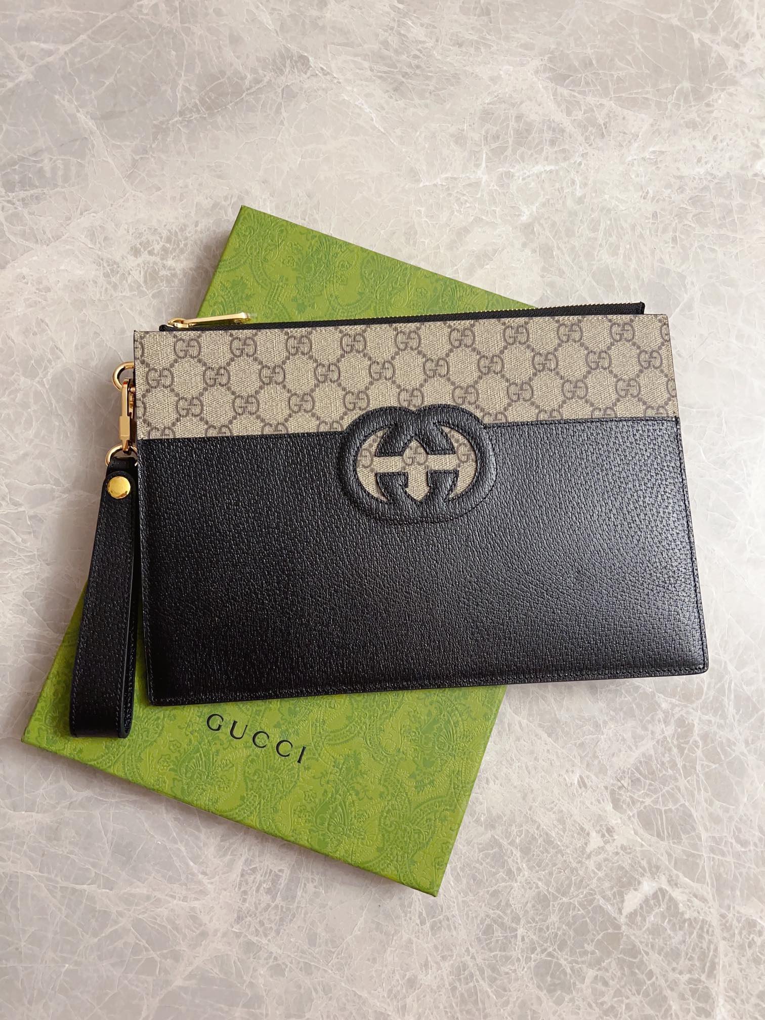 Gucci 一比一 男士手包 GG Supreme帆布 镂空互扣式双G细节