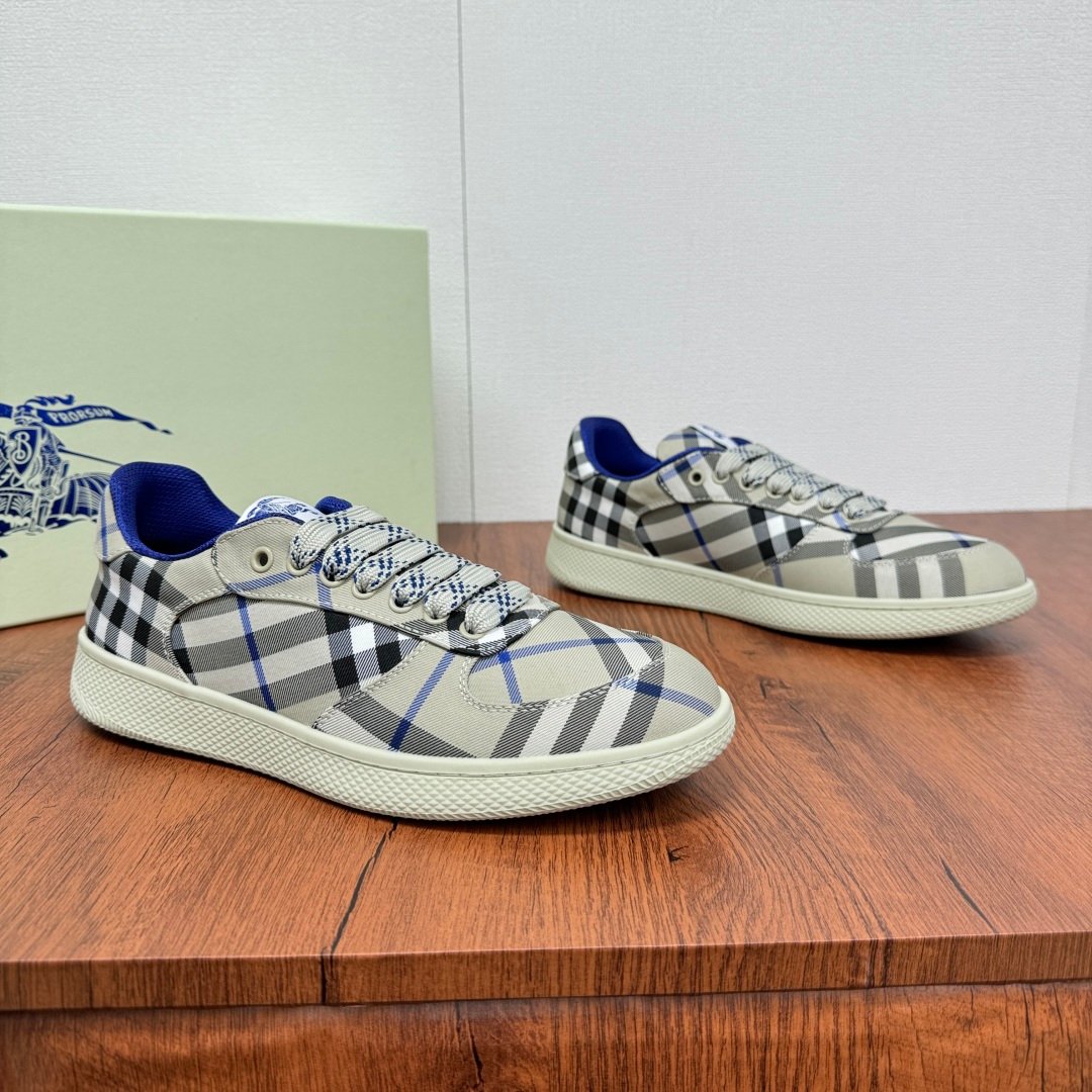 Burberryy博柏利高仿網站酷·飒格紋Terrace運動鞋男款