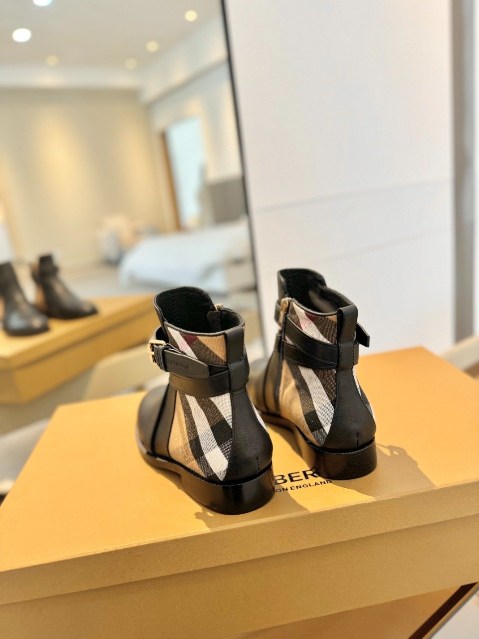 Burberryy博柏利原單格紋靴2023英倫復古優雅經典款