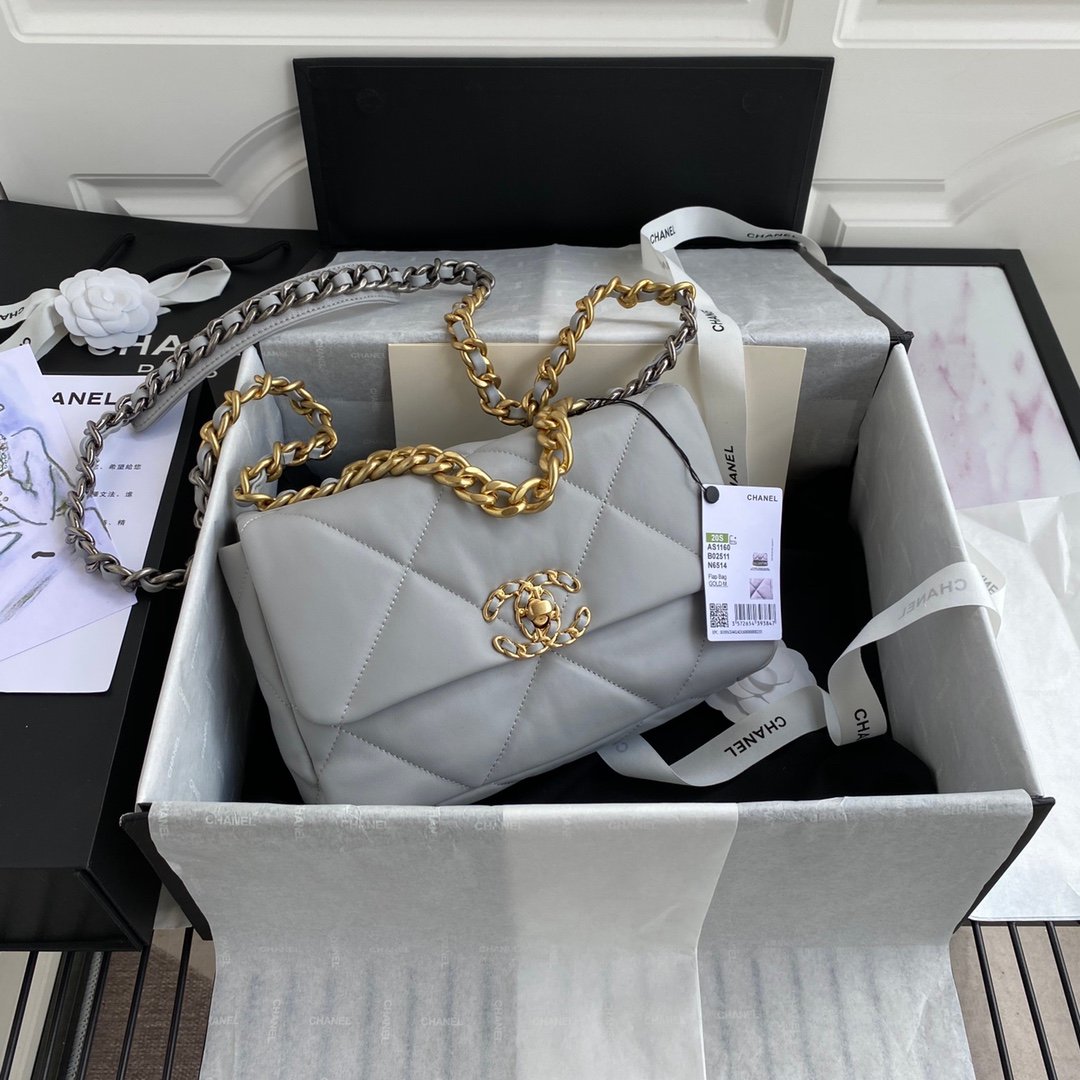 Chanel香奈兒一比一19枕頭包 灰色金扣 菱格軟皮 百搭手提斜背