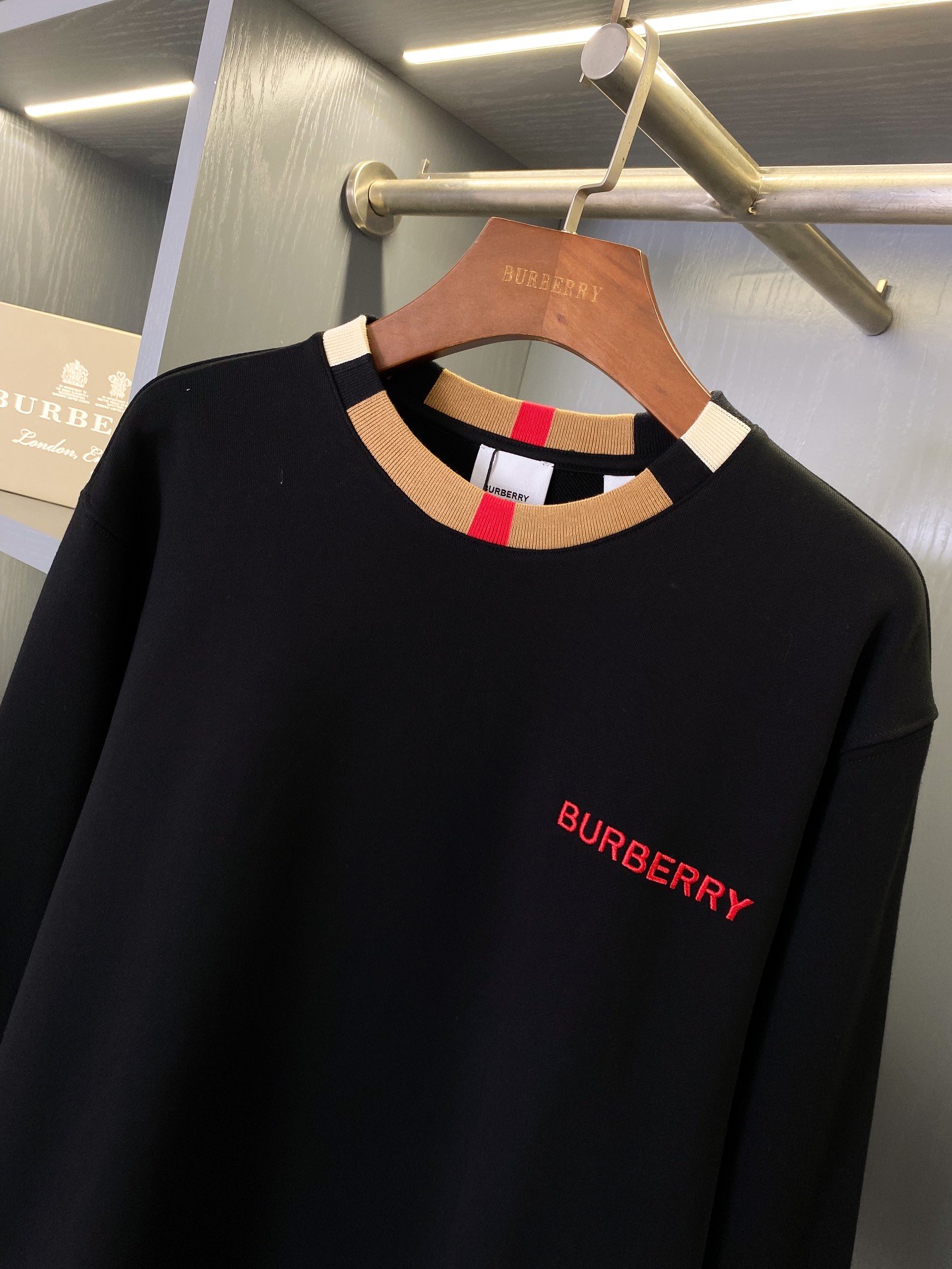 Burberry黑色微標格紋拼接棉質圓領衛衣 男女同款