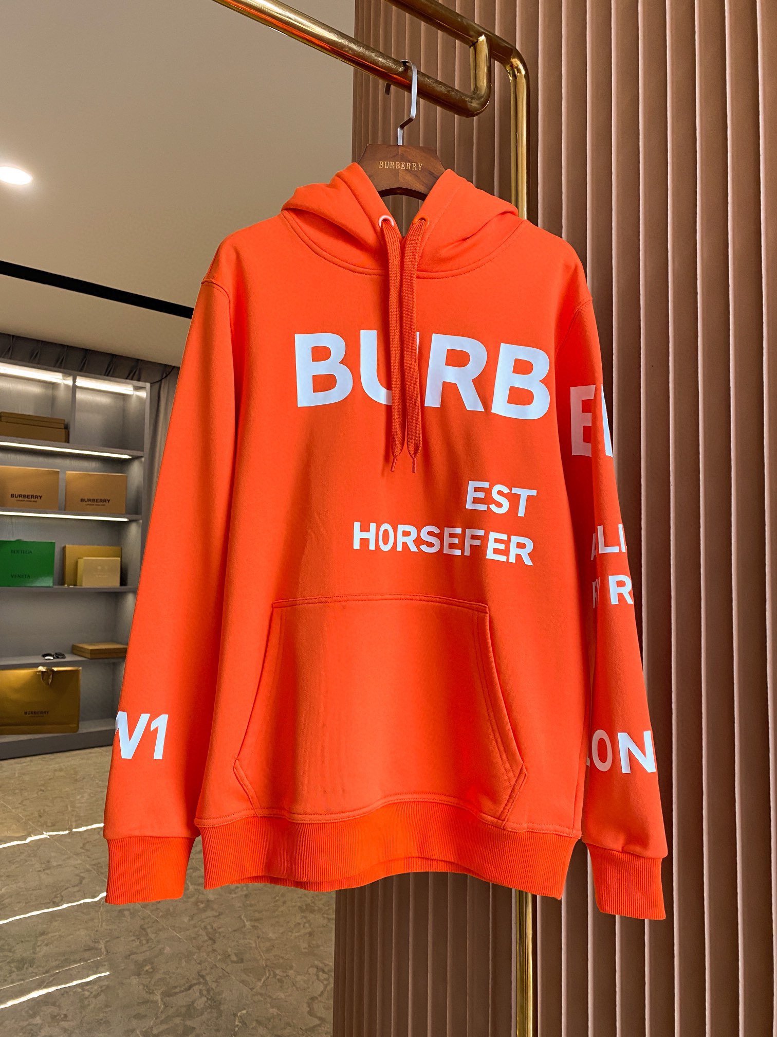 Burberry原單橙色Horseferry彈幕印花棉質寬鬆連帽衛衣 男女同款
