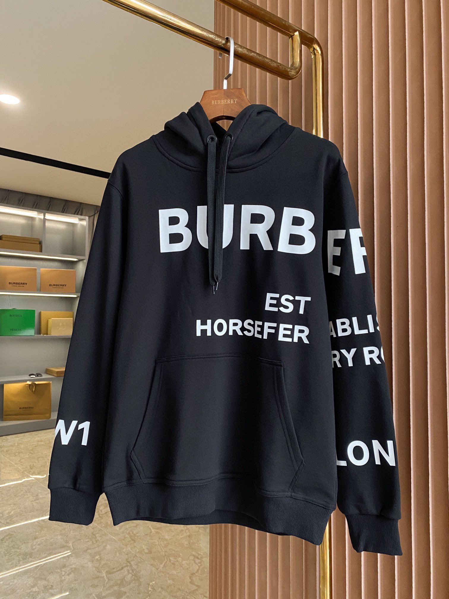 Burberry原單黑色Horseferry彈幕印花棉質寬鬆連帽衛衣 男女同款