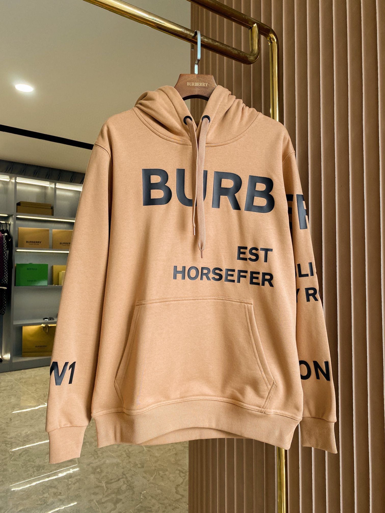 Burberry原單卡其色Horseferry彈幕印花棉質寬鬆連帽衛衣 男女同款