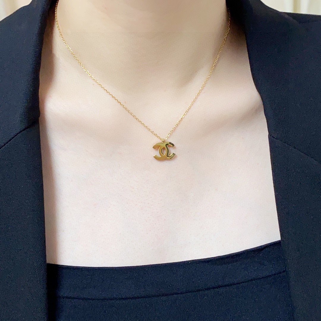 Chanel高仿雙C字母黃金色細項鍊時尚精緻法式高雅奢華設計