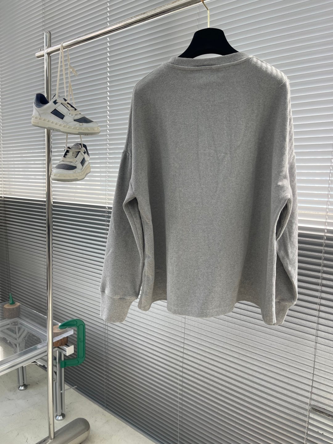 LOEWE Anagram刺繡長袖T恤 2025秋冬新品 簡約白色上衣