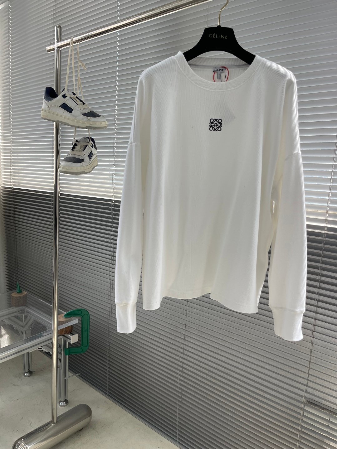 LOEWE Anagram刺繡長袖T恤 白色 2025秋冬新品 簡約極簡風上衣
